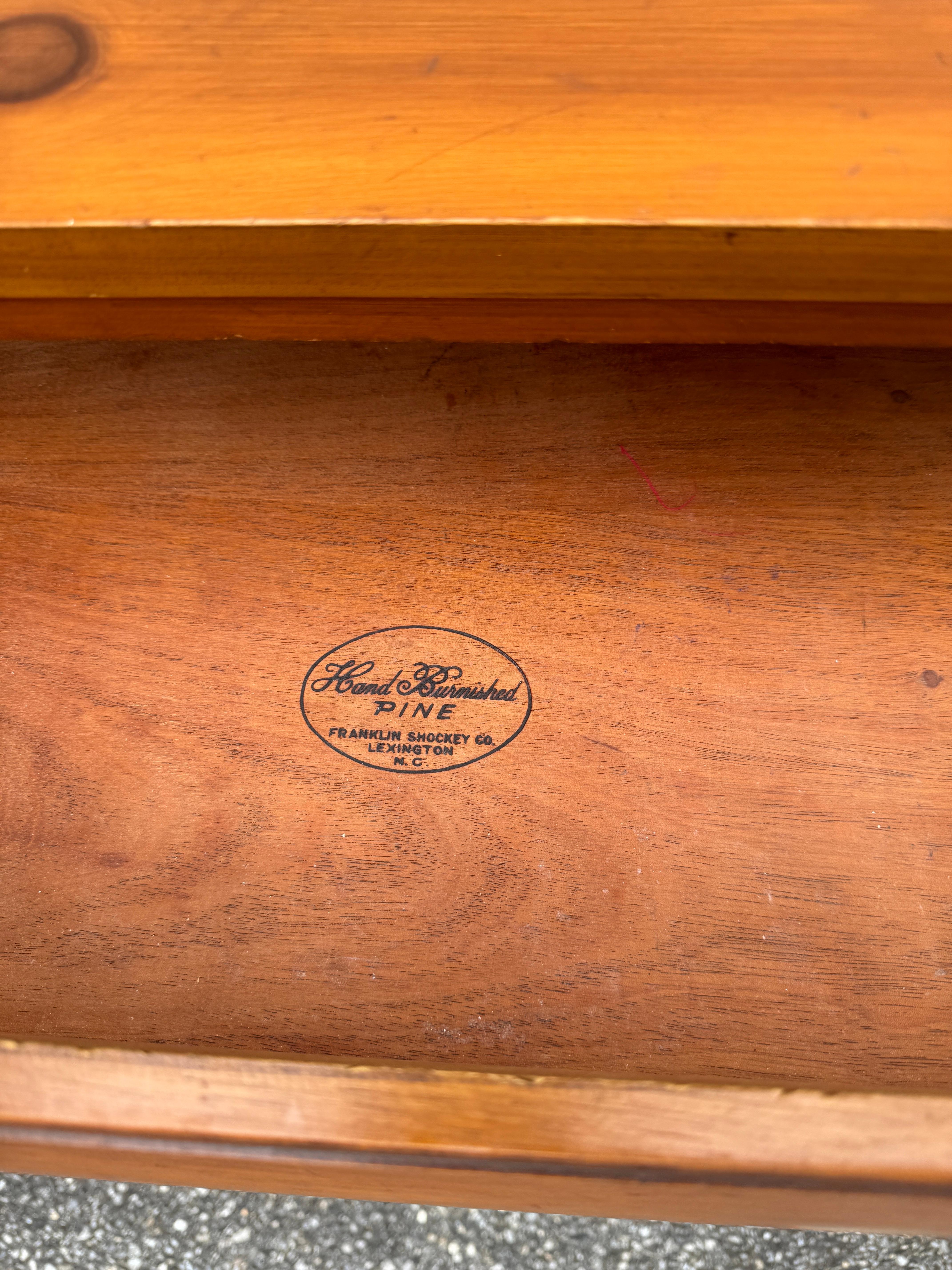 1950’s Franklin Shockey Sculptural Pine Dresser In Good Condition For Sale In Elkton, MD