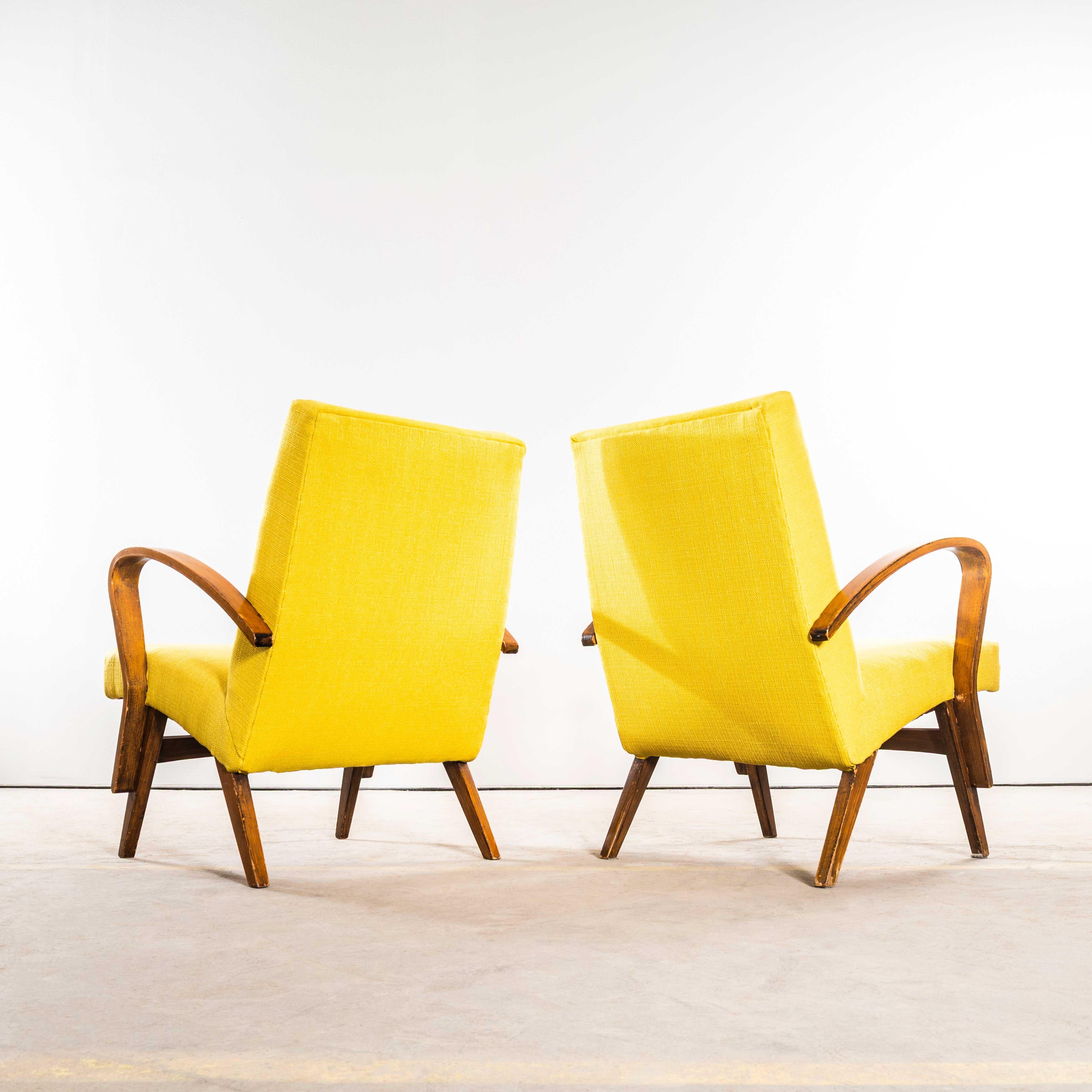 1950 Frantisek Jirak Para Tatra Sillones tapizados Mostaza en venta 1