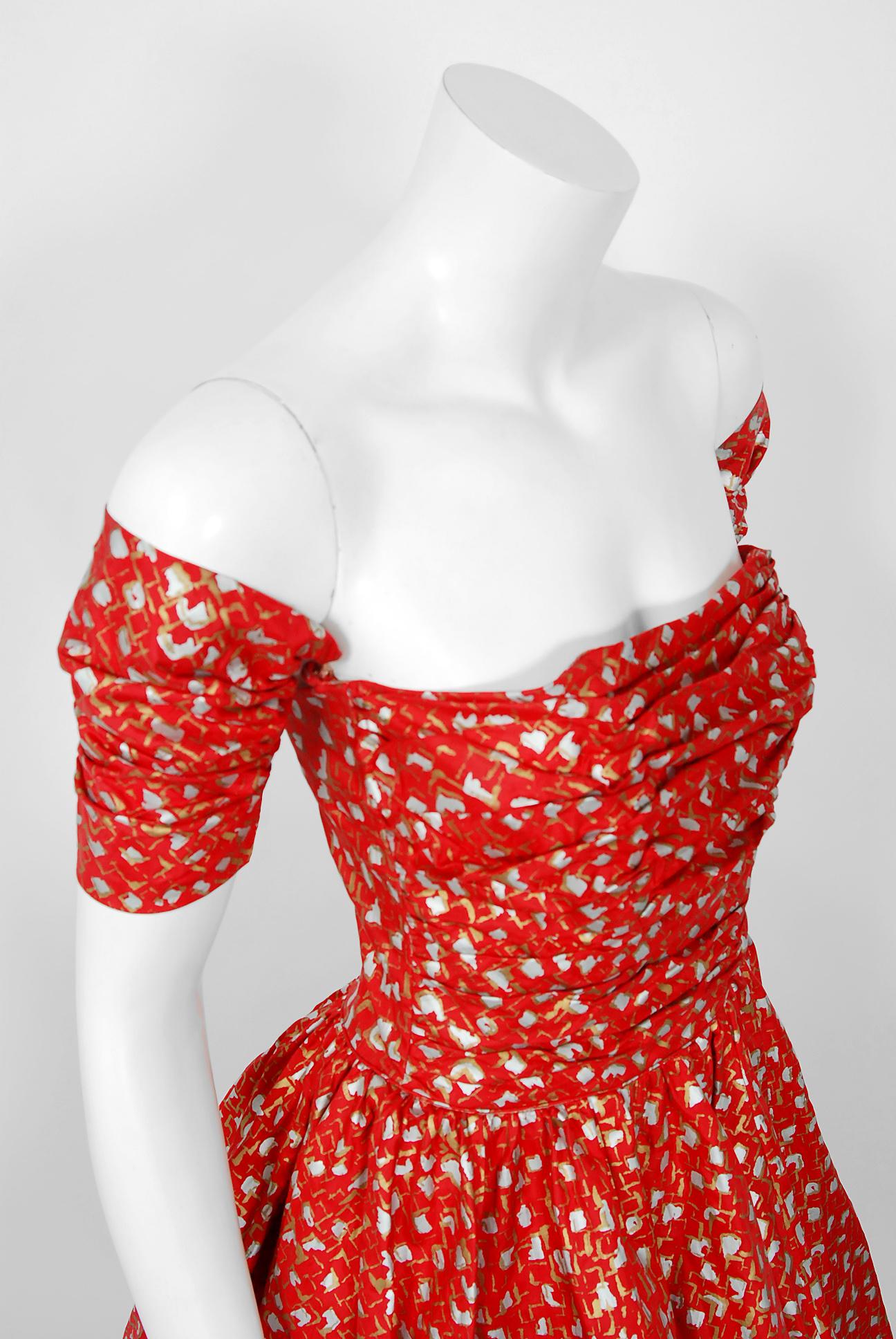 1950's Fred Perlberg Red Atomic Print Metallic Silk Ruched Circle-Skirt Dress  (Rot)