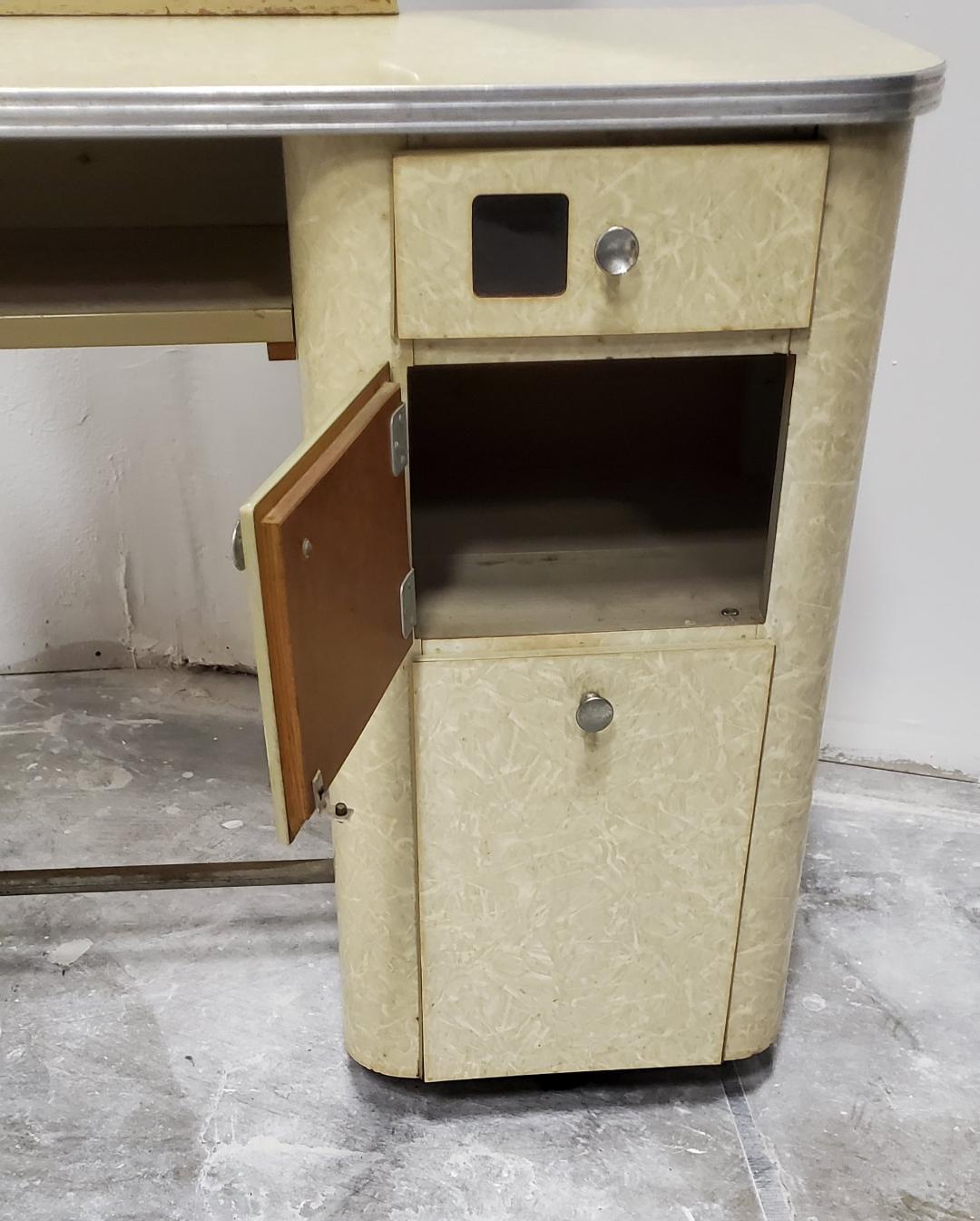 1950s Free Standing Beauty Salon Styling Station with Mirror Vanity Hair Salon For Sale 1