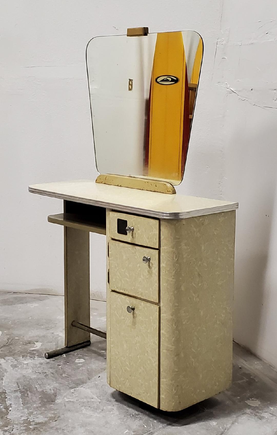 1950s Free Standing Beauty Salon Styling Station with Mirror Vanity Hair Salon For Sale 4