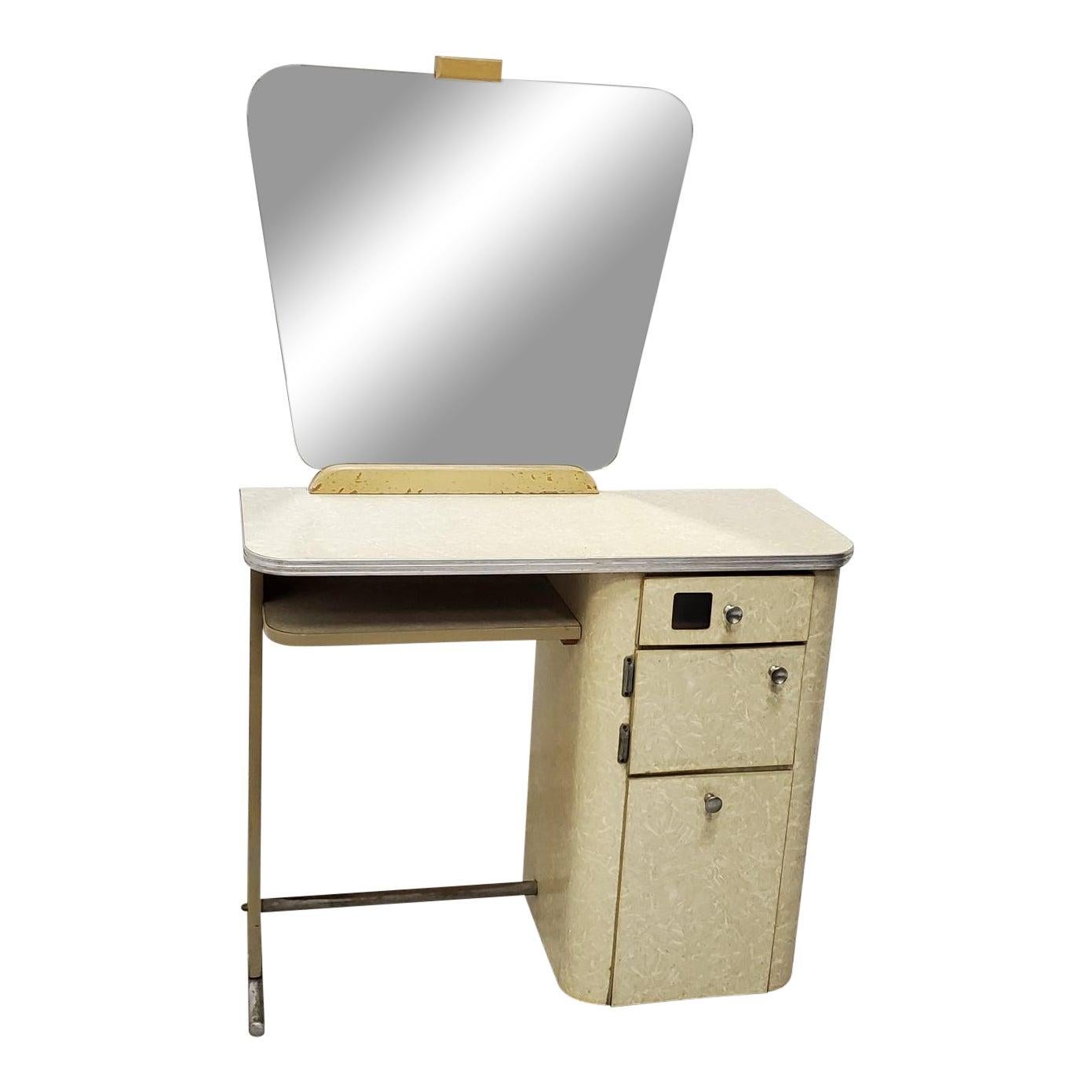 1950s Free Standing Beauty Salon Styling Station with Mirror Vanity Hair Salon For Sale 7