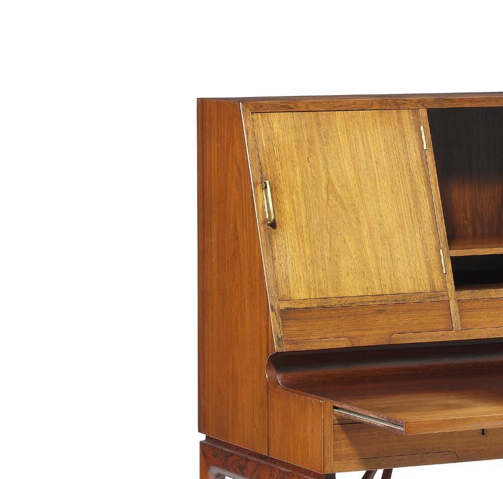 Danois Bureau de dame autoportant des années 1950, châssis avec brancards obliques en vente
