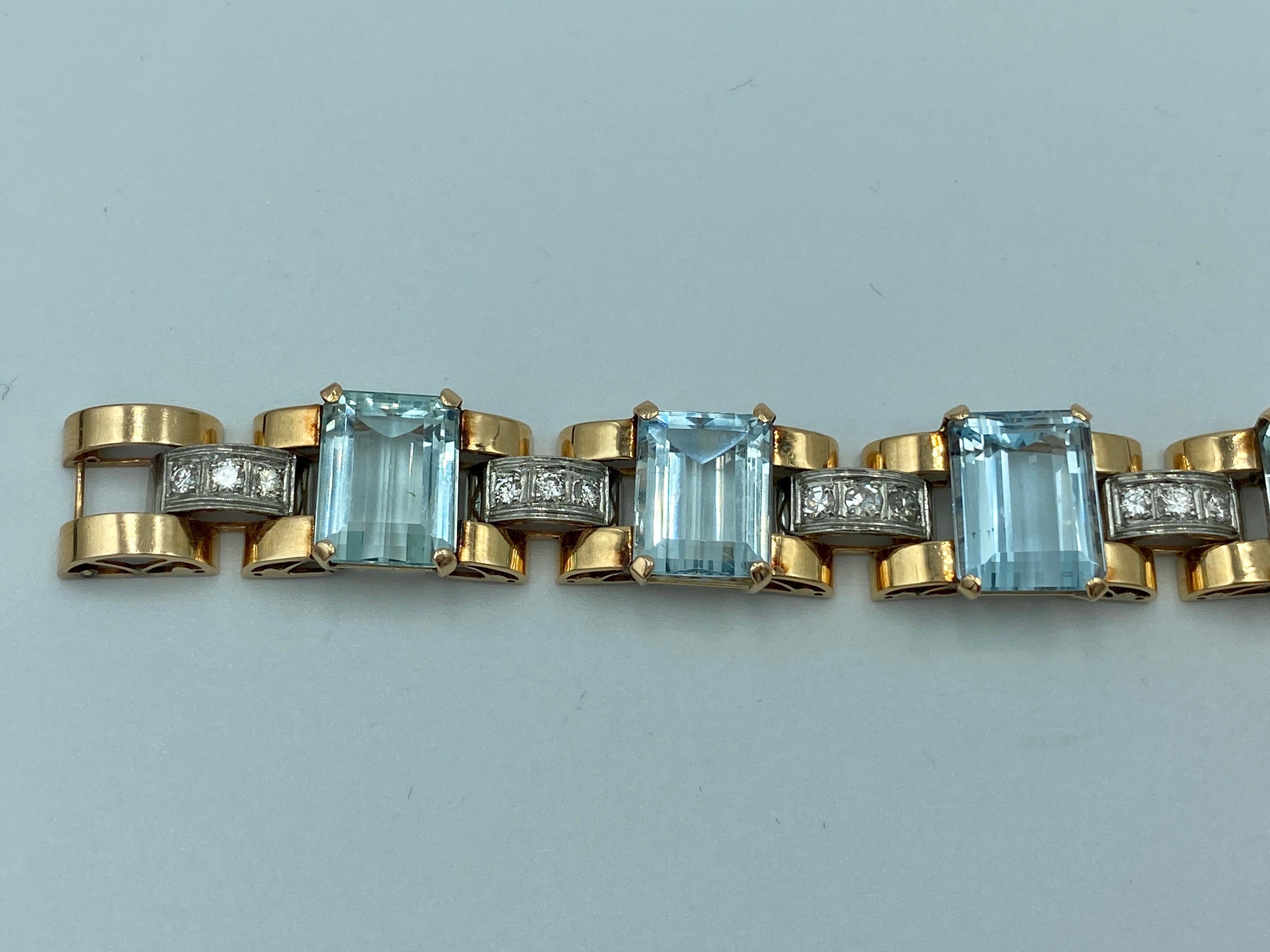 1950s French 18 carat gold aquamarine and diamond bracelet In Excellent Condition In London, GB
