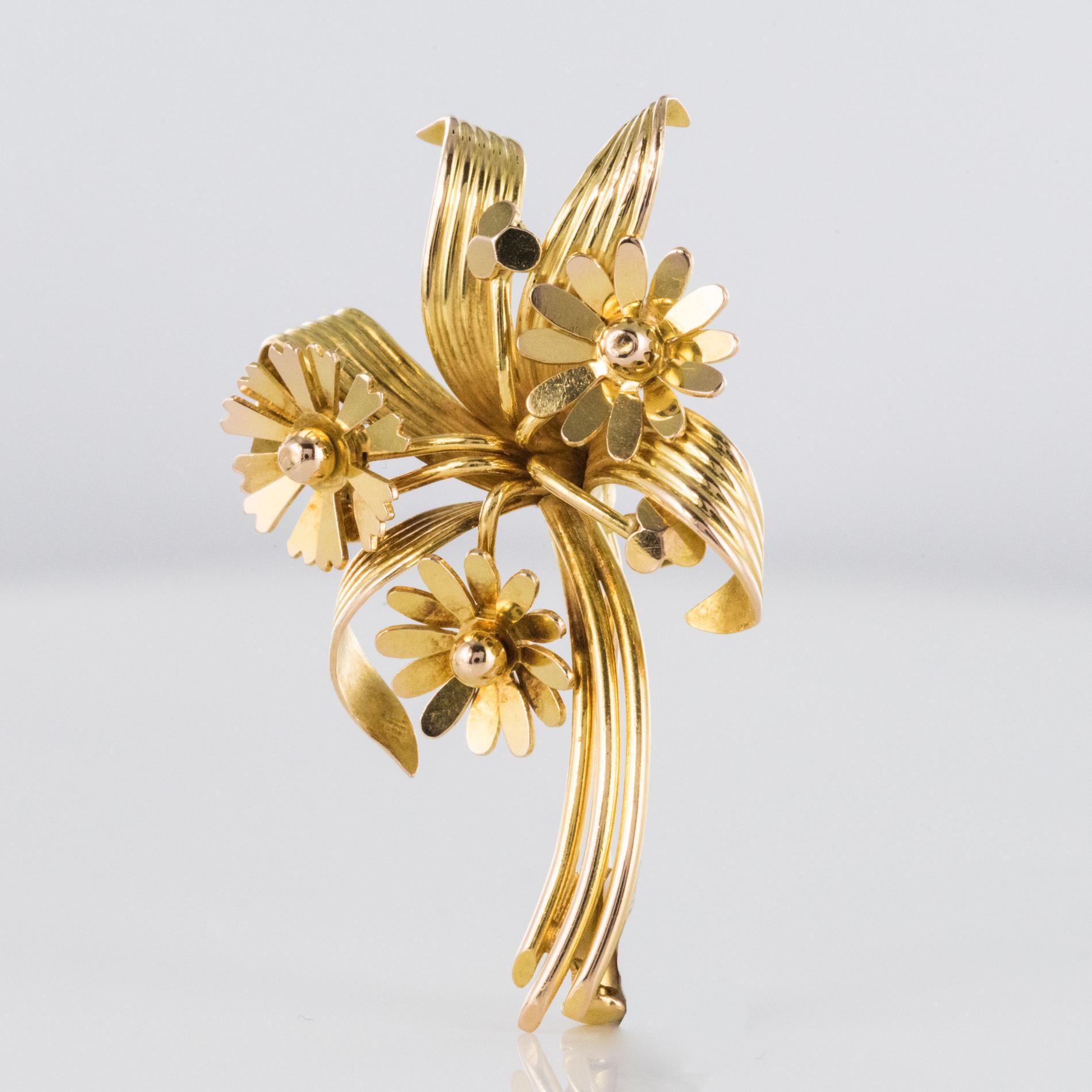 Retro 1950s French 18 Karat Yellow Gold Floral Brooch