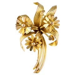 Vintage 1950s French 18 Karat Yellow Gold Floral Brooch