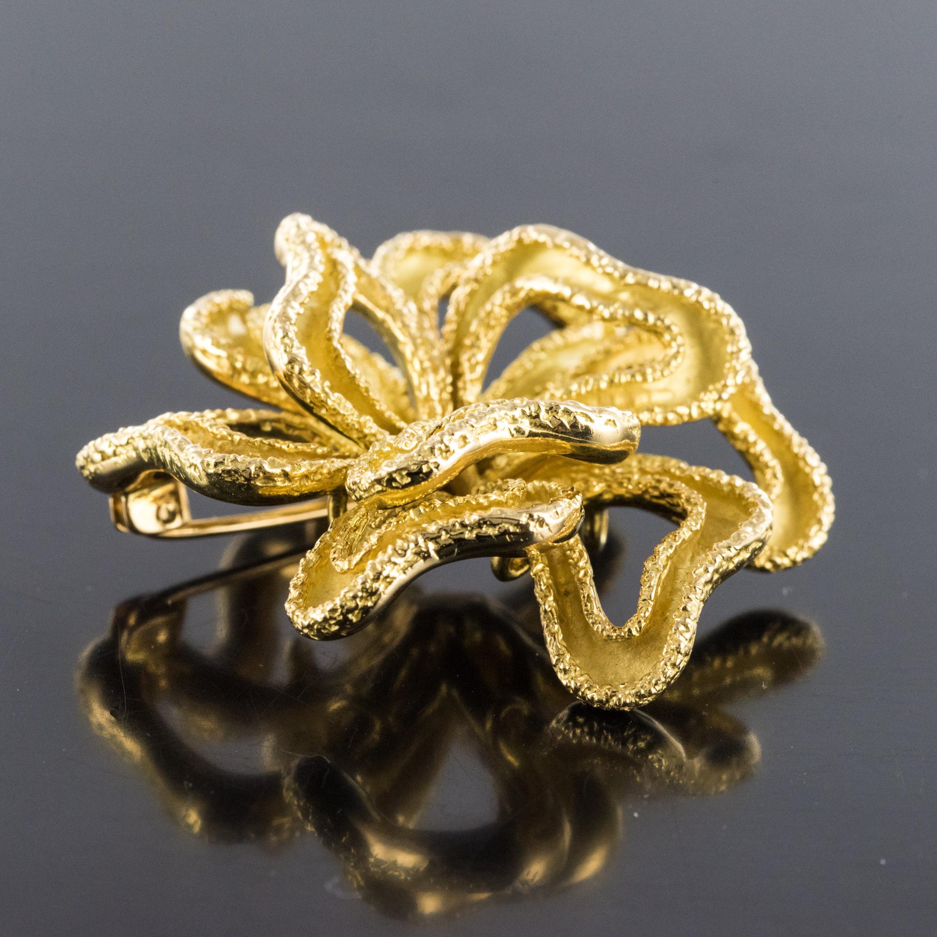 1950s French 18 Karat Yellow Gold Retro Knot Brooch 8