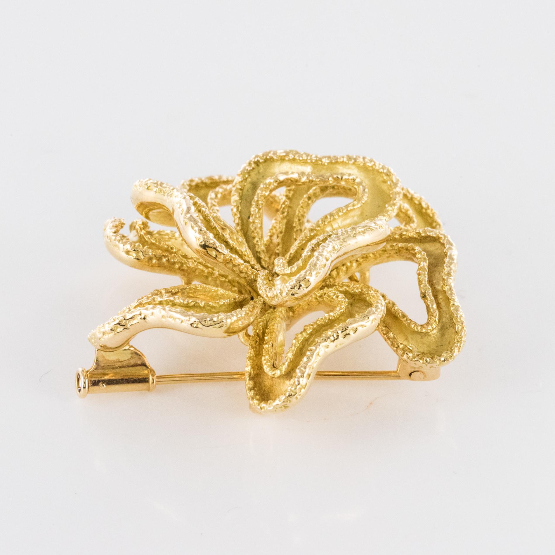 1950s French 18 Karat Yellow Gold Retro Knot Brooch 11