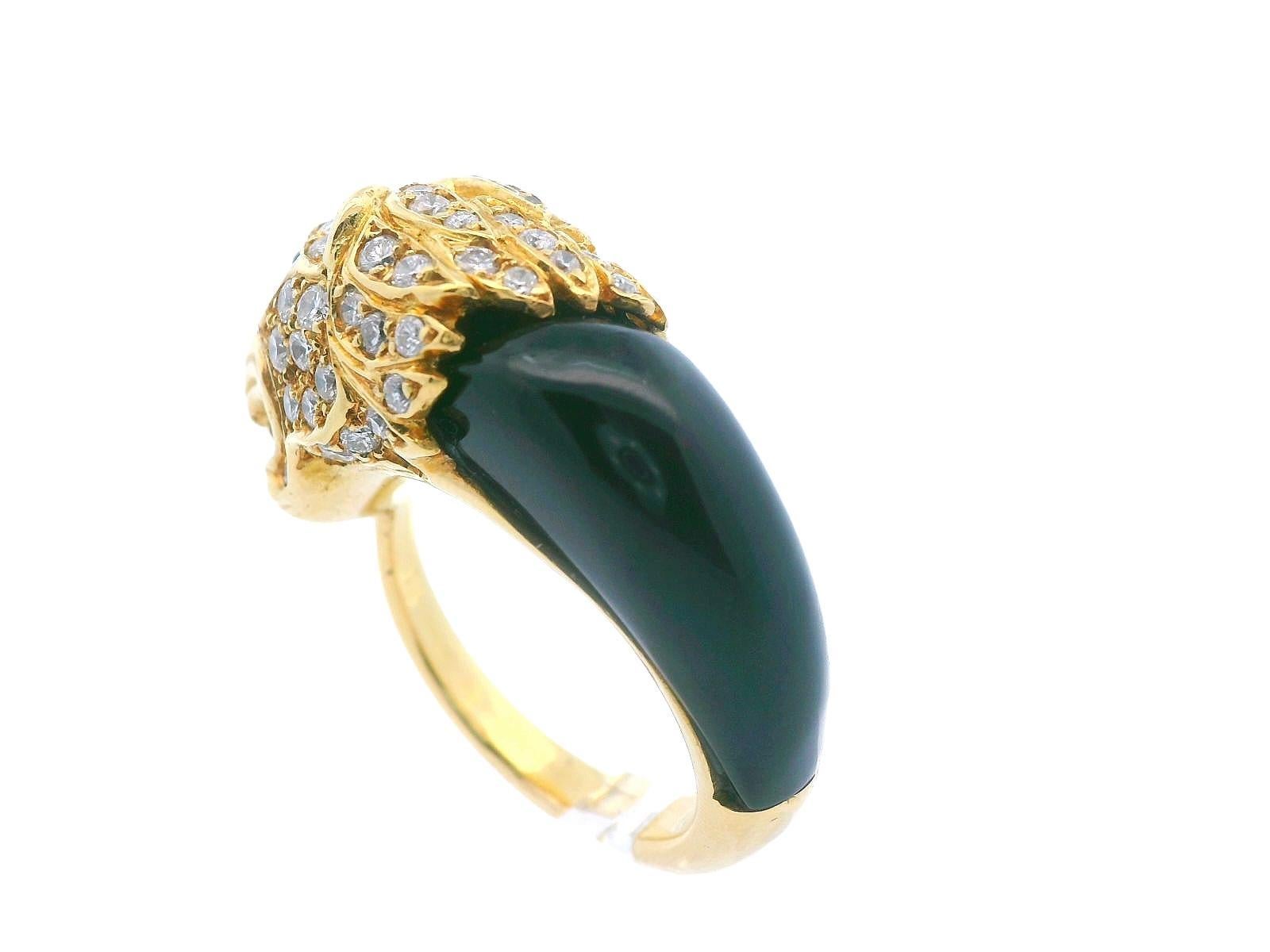 1950s French 18K Yellow Gold Diamond & Black Jade Panther Ring In Good Condition For Sale In Lexington, KY