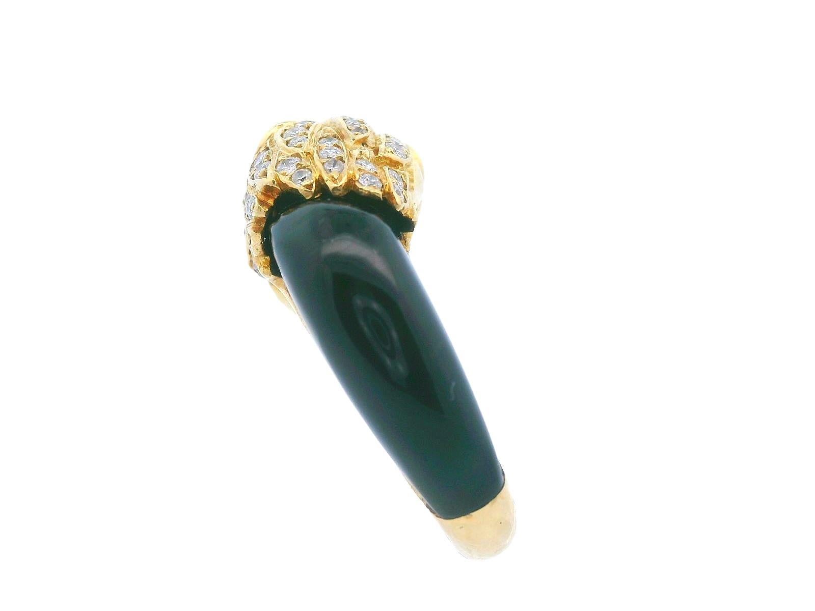 1950s French 18K Yellow Gold Diamond & Black Jade Panther Ring For Sale 2