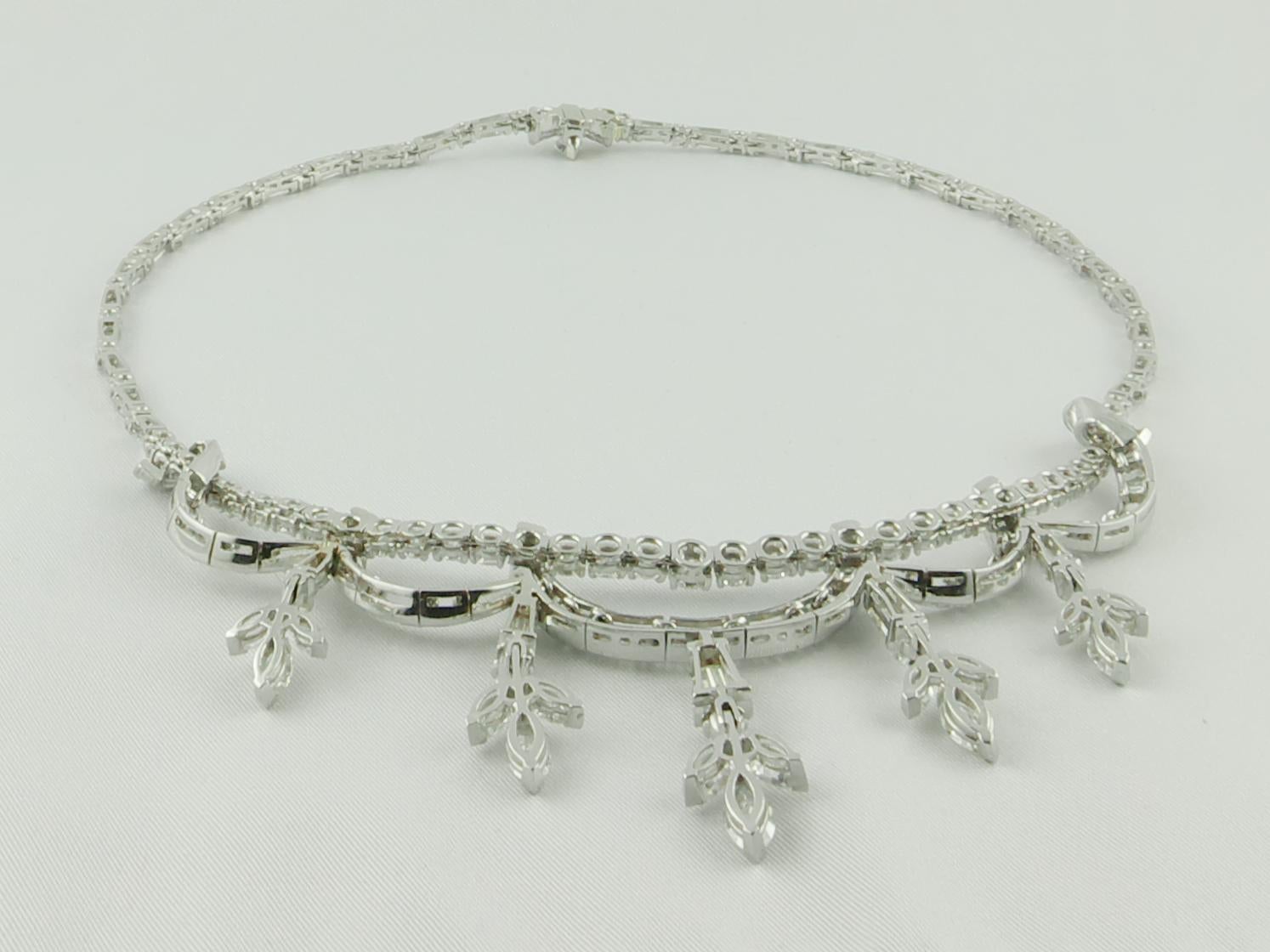 Mixed Cut 1950s French 26 carats Diamond and Platinum Necklace For Sale