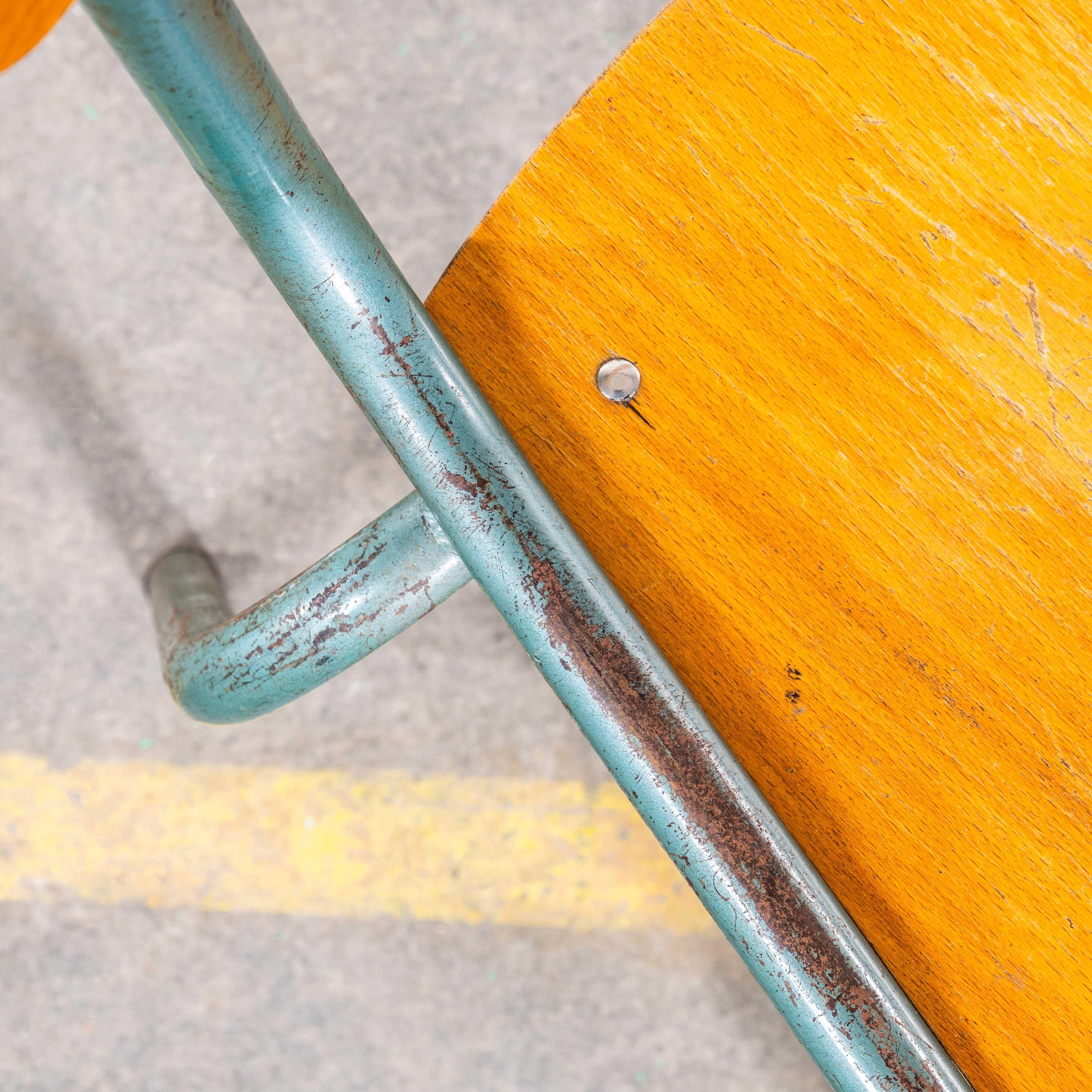 1950's French 510 Mullca Aqua Stacking Dining Chairs - Große Menge verfügbar im Angebot 3