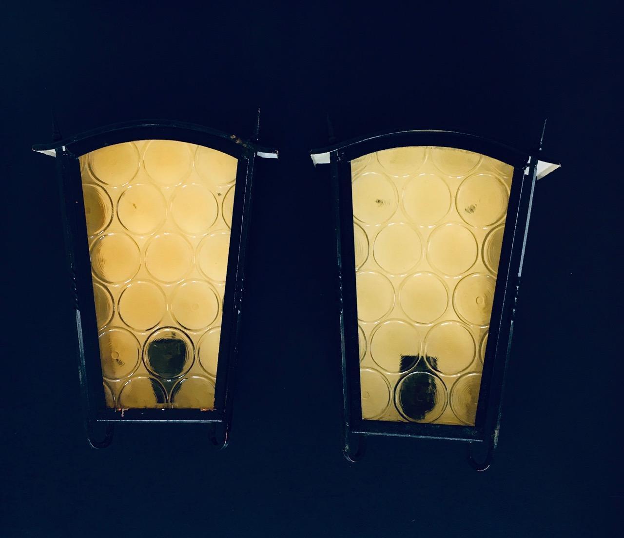 1950er Jahre Französisch architektonischen Design Outdoor-Wandleuchte Set (Metall) im Angebot