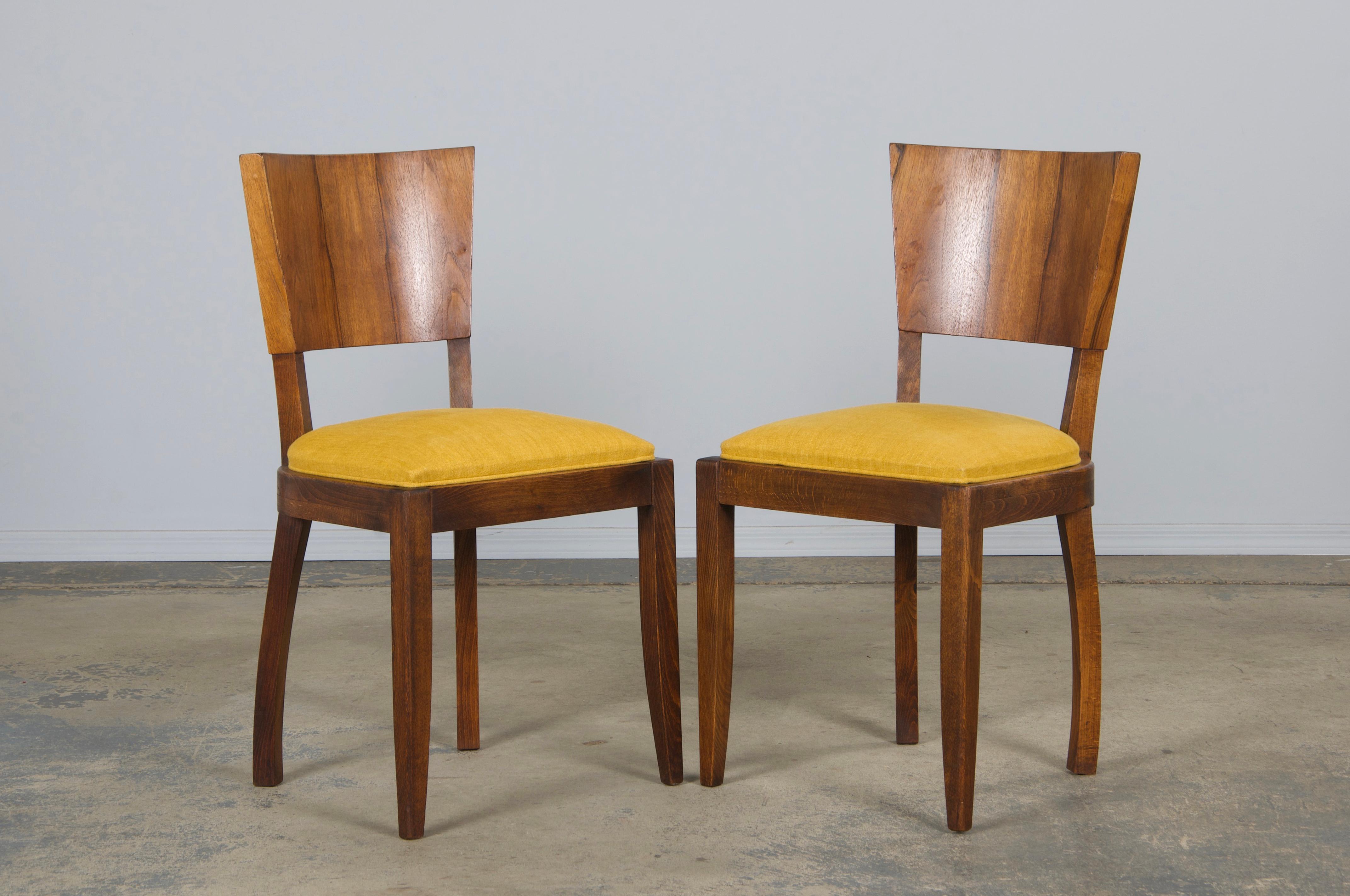 XX secolo Sedie da pranzo francesi Art Deco in acero degli anni '50 con lino color tuorlo - set di 6 in vendita