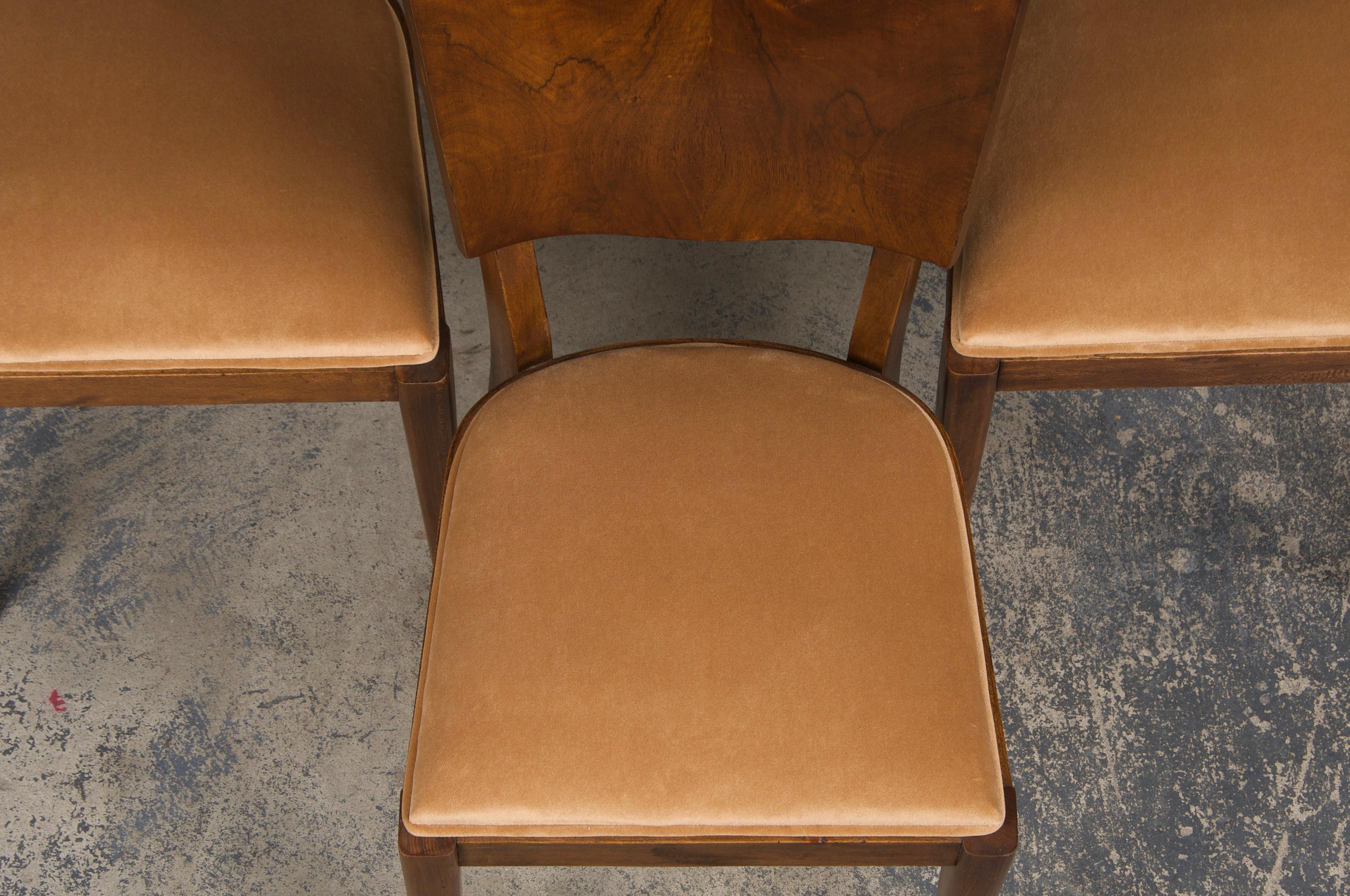 1950s French Art Deco Maple Dining Chairs W/ Beige Velvet - Set of 6 In Good Condition In Astoria, NY