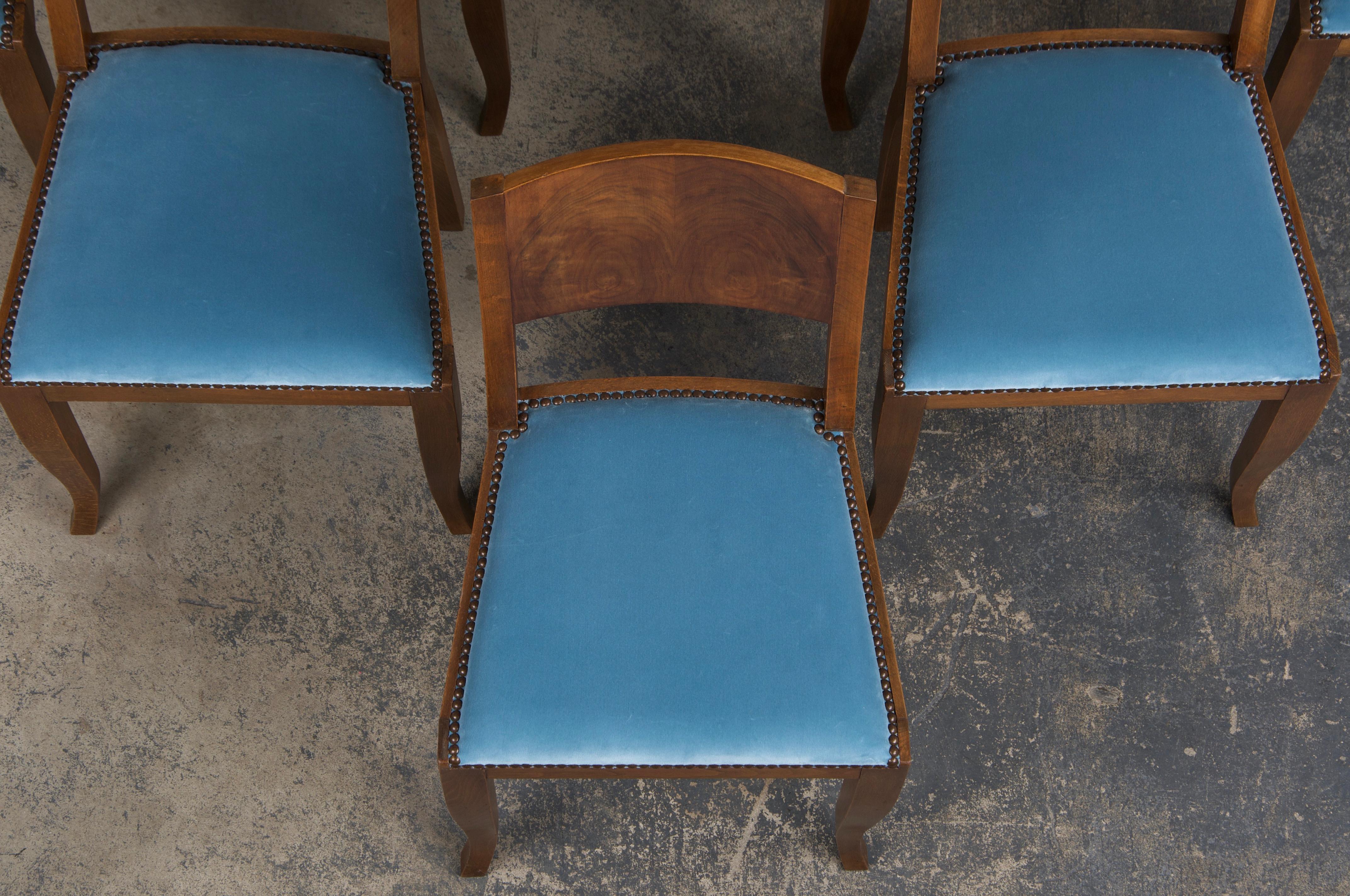 1950s French Art Deco Maple Dining Chairs W/ Blue Velvet - Set of 6 In Good Condition For Sale In Astoria, NY