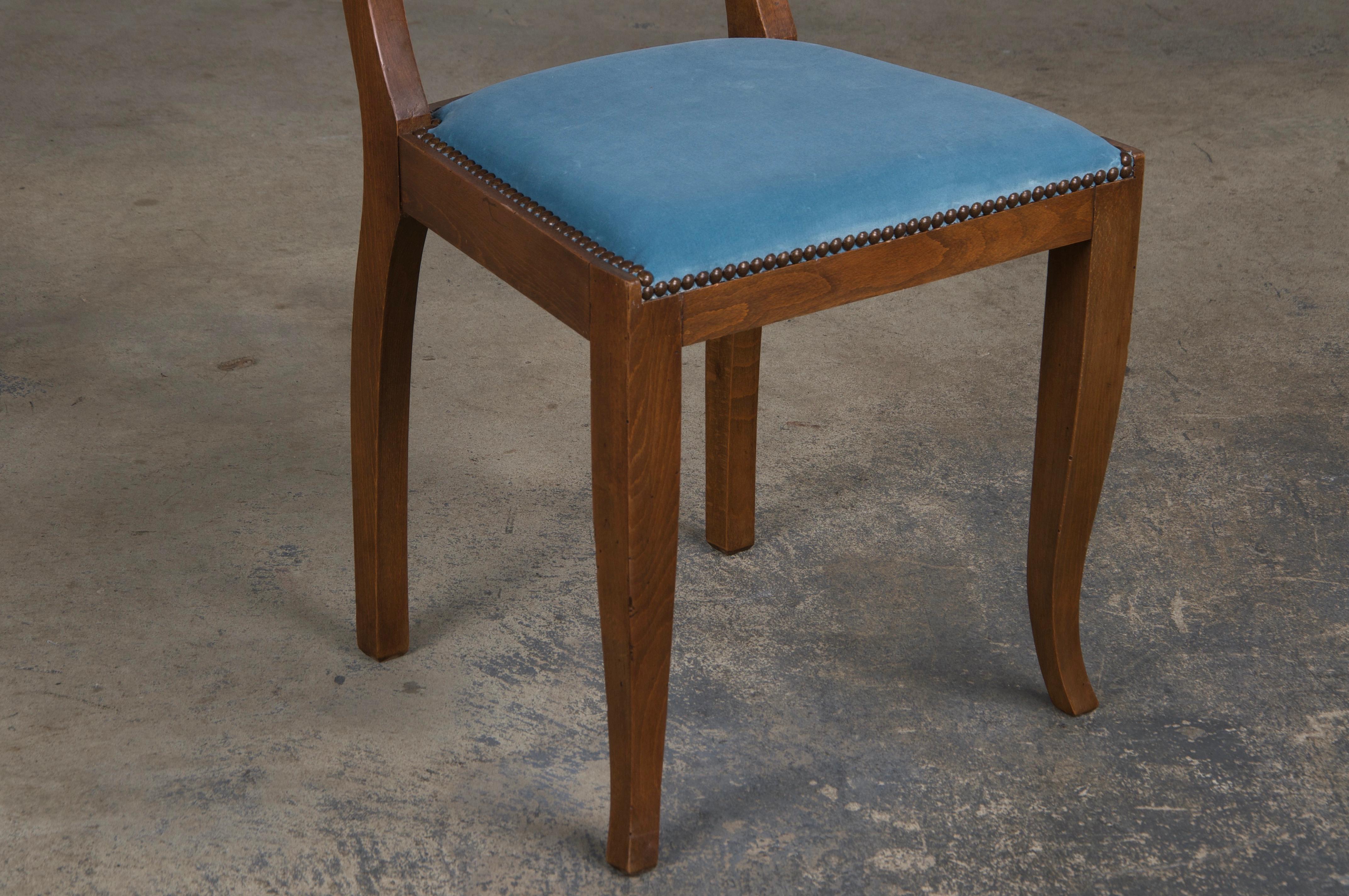 1950s French Art Deco Maple Dining Chairs W/ Blue Velvet - Set of 6 For Sale 4