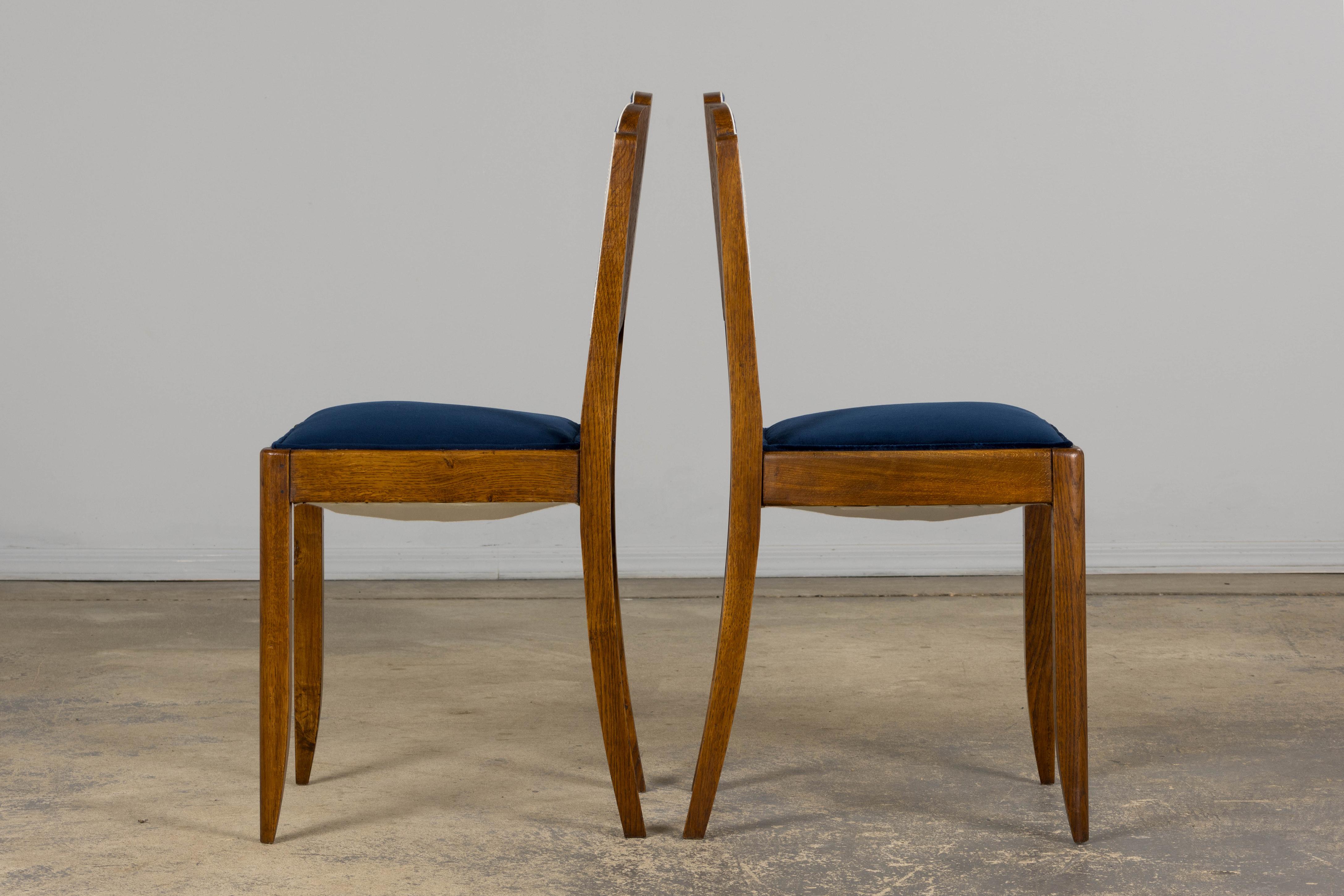 1950s French Art Deco Scalloped Back Oak Dining Chairs in Blue- Set of 6 For Sale 6