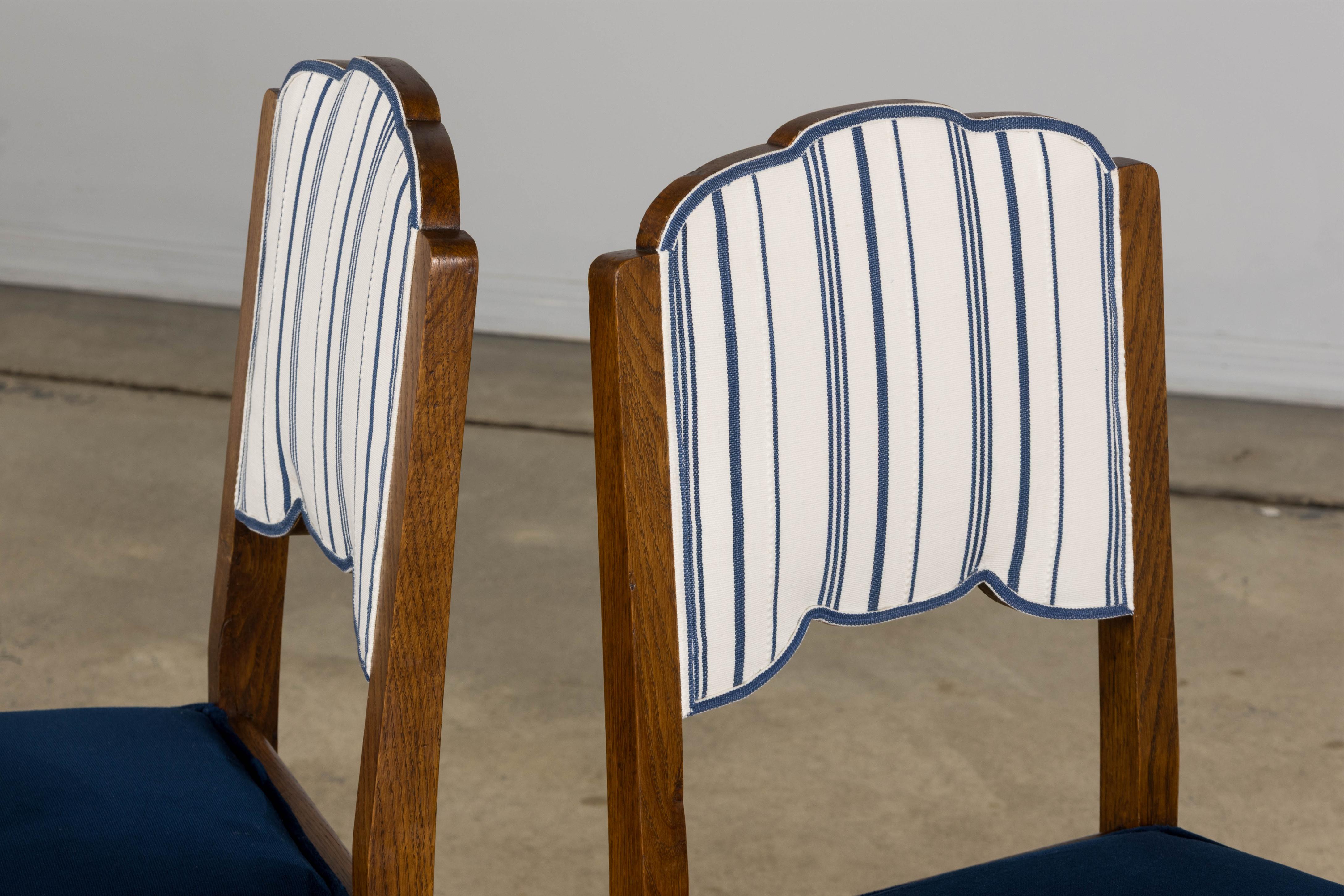 1950s French Art Deco Scalloped Back Oak Dining Chairs in Blue- Set of 6 For Sale 11