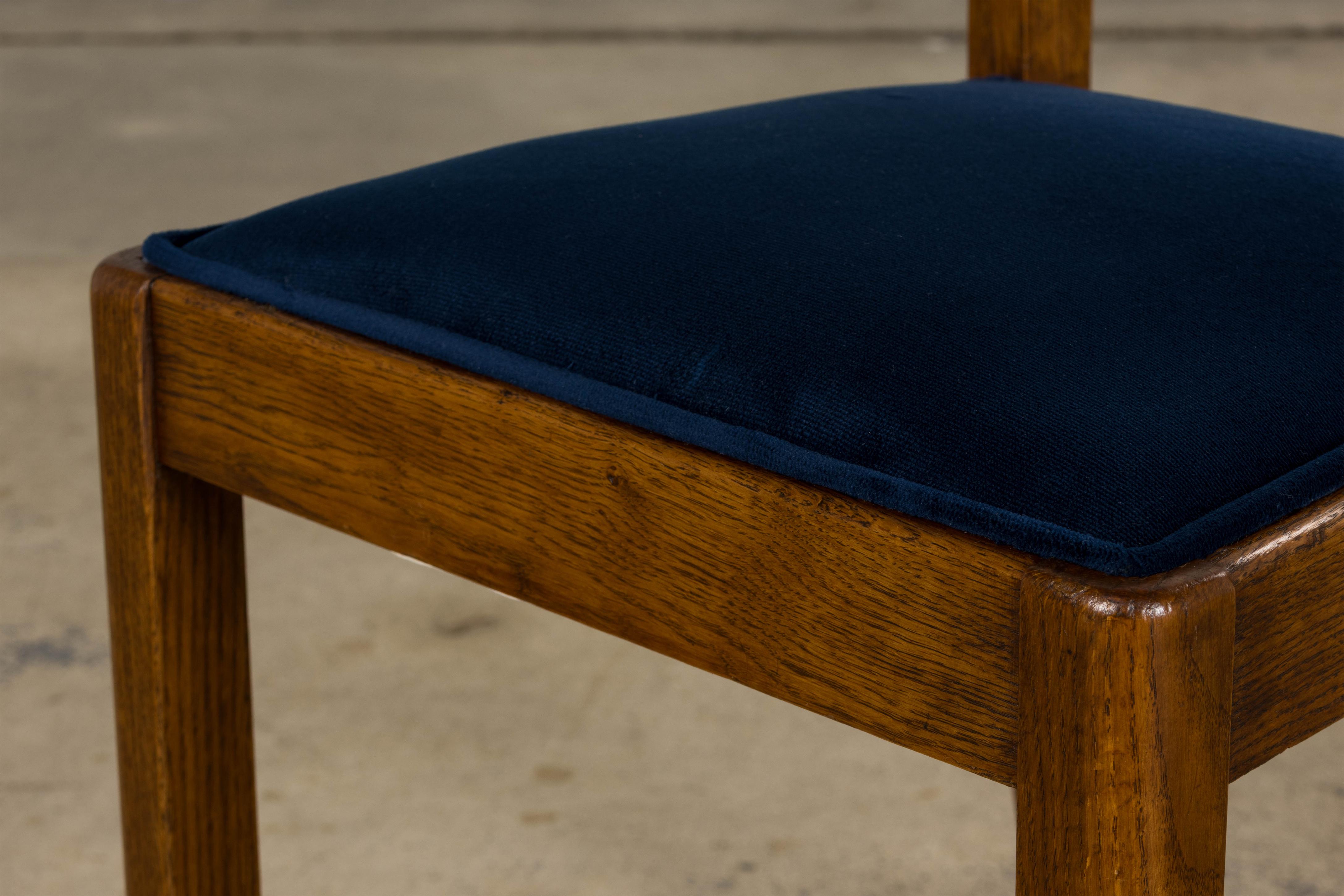 1950s French Art Deco Scalloped Back Oak Dining Chairs in Blue- Set of 6 For Sale 14