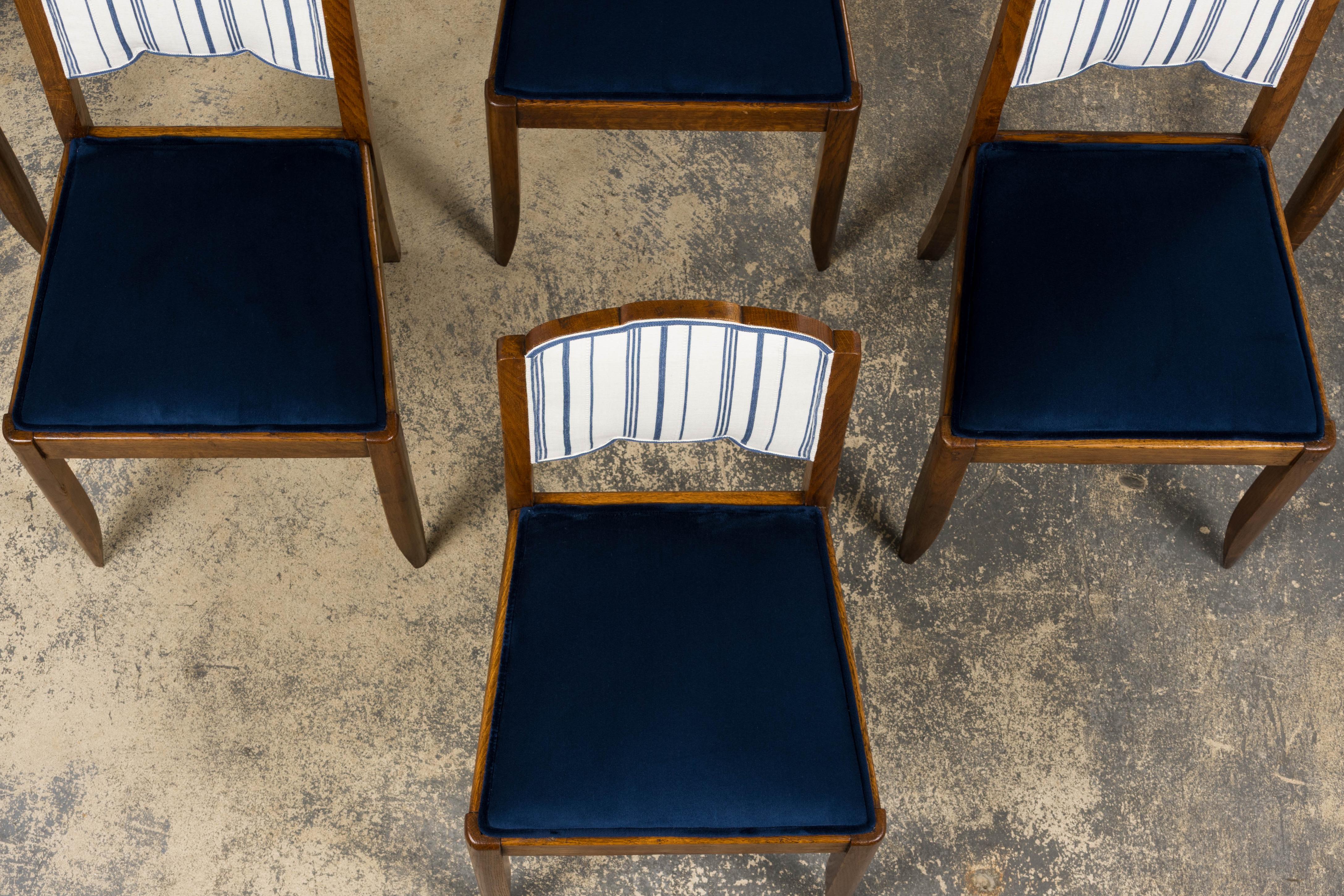 1950s French Art Deco Scalloped Back Oak Dining Chairs in Blue- Set of 6 In Good Condition For Sale In Astoria, NY