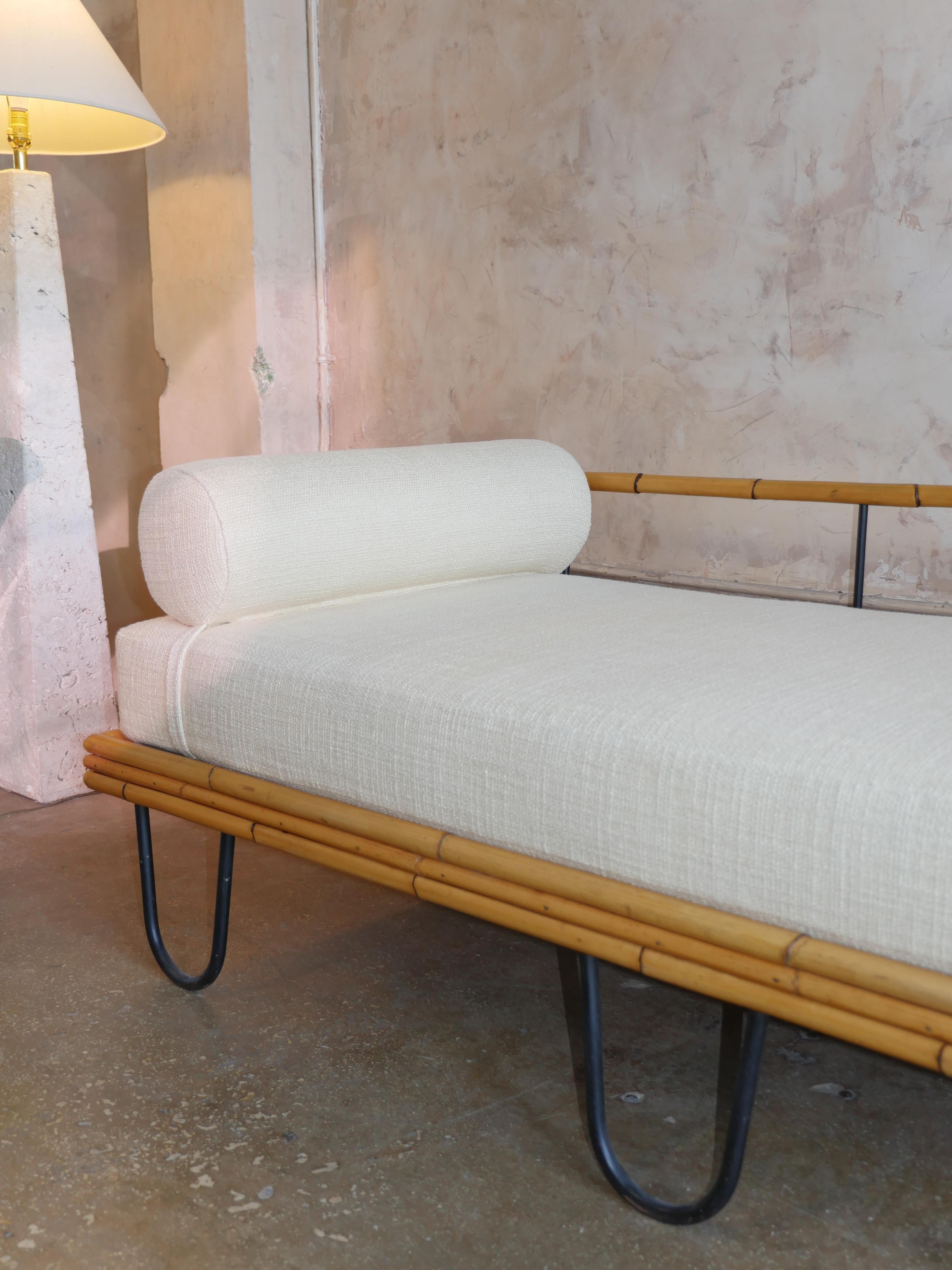 1950s French Bamboo and Iron Daybed with Elitis Linen Upholstery In Good Condition In Miami, FL