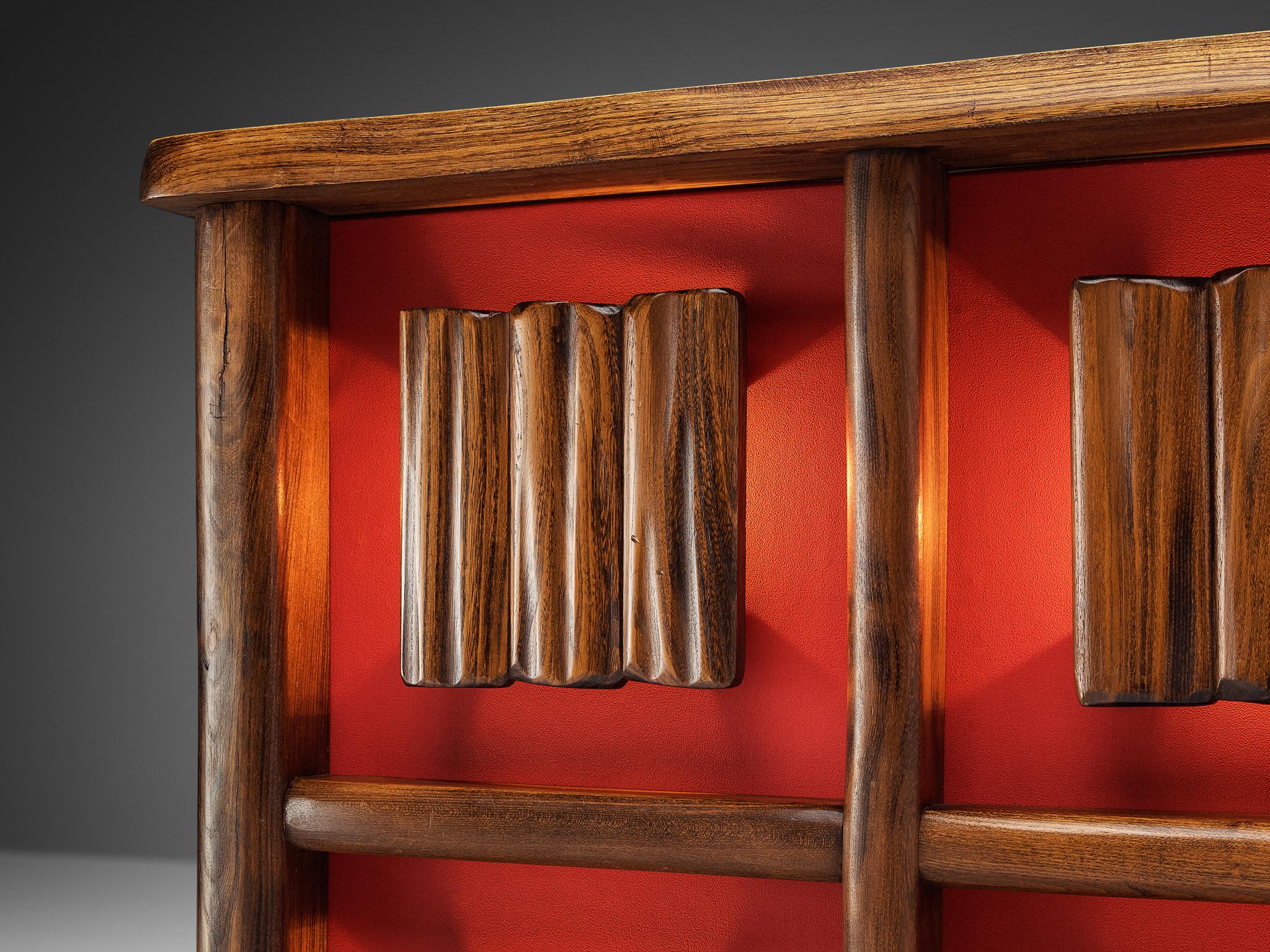 Französischer Barschrank aus massivem Ulmenholz aus den 1950er Jahren (Brutalismus) im Angebot