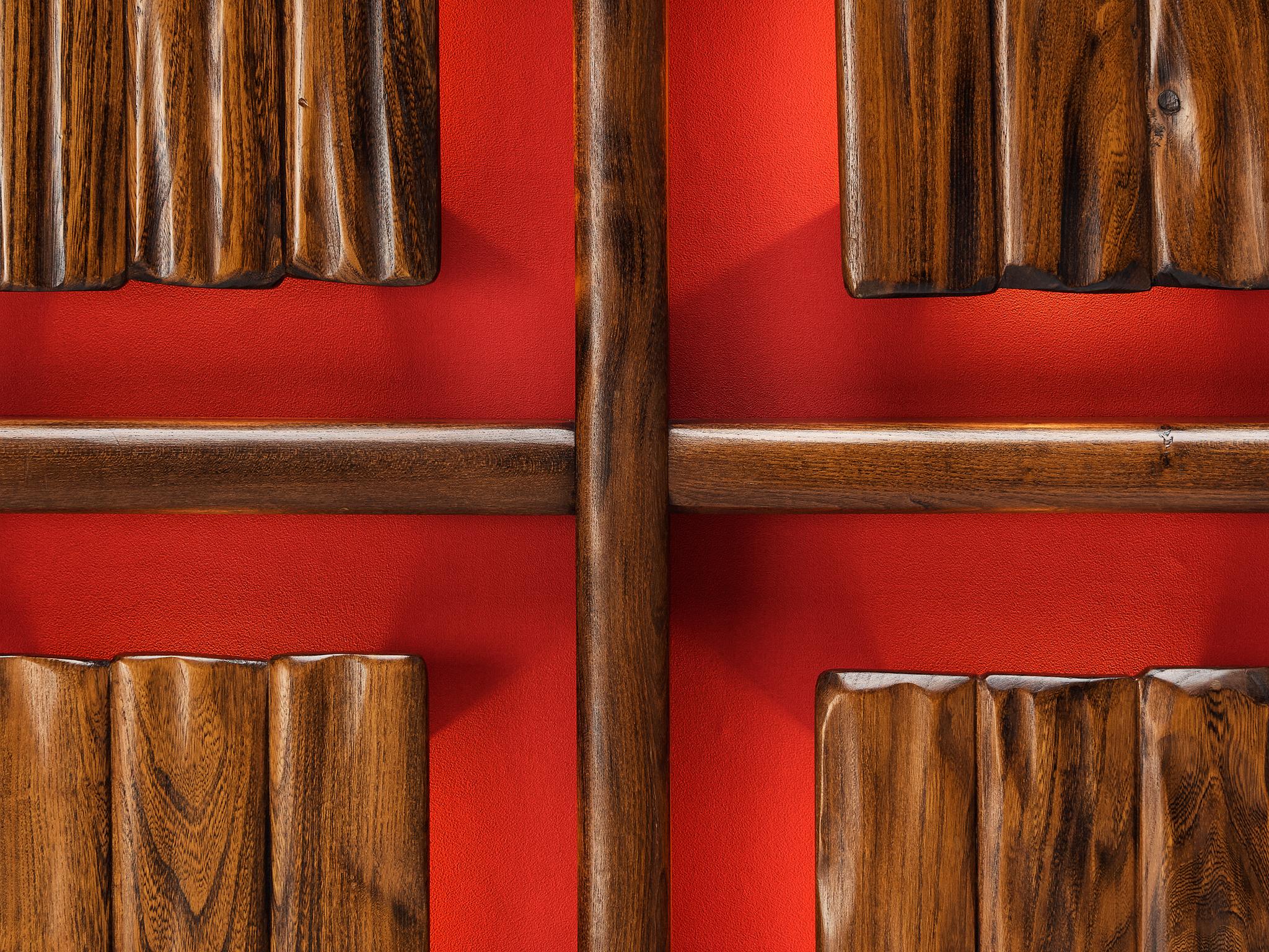 Französischer Barschrank aus massivem Ulmenholz aus den 1950er Jahren im Angebot 1