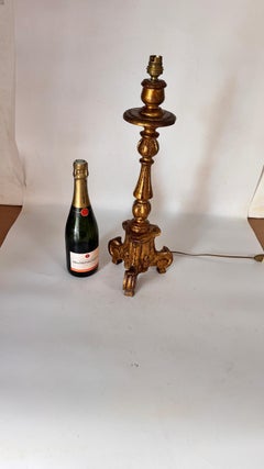 1950s French Baroque Gilded Wood Table Lamp – Sculpted Decorative Lighting