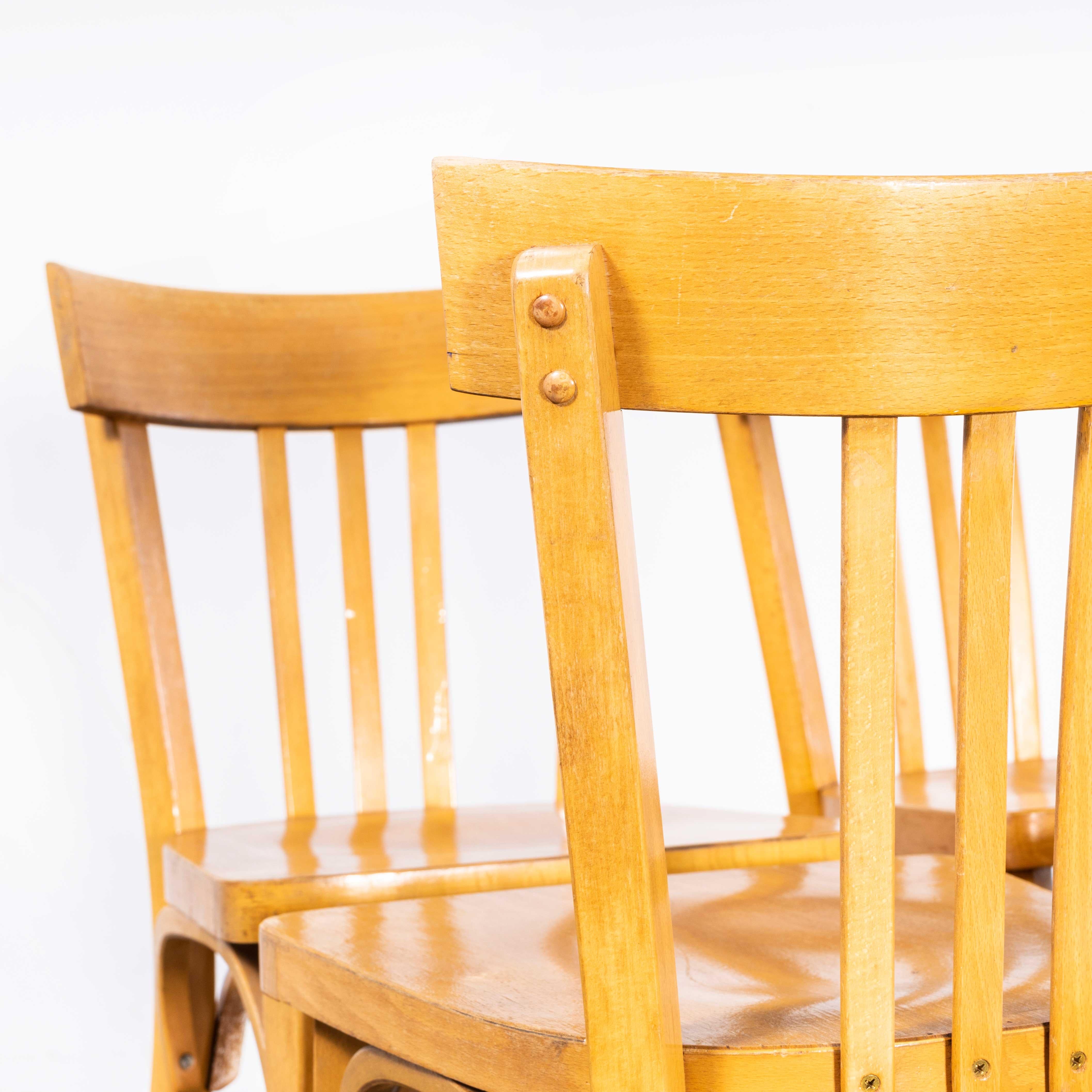 1950's French Baumann Blonde Beech Tri Back Bentwood Dining Chairs - Set von vier (Buchenholz) im Angebot