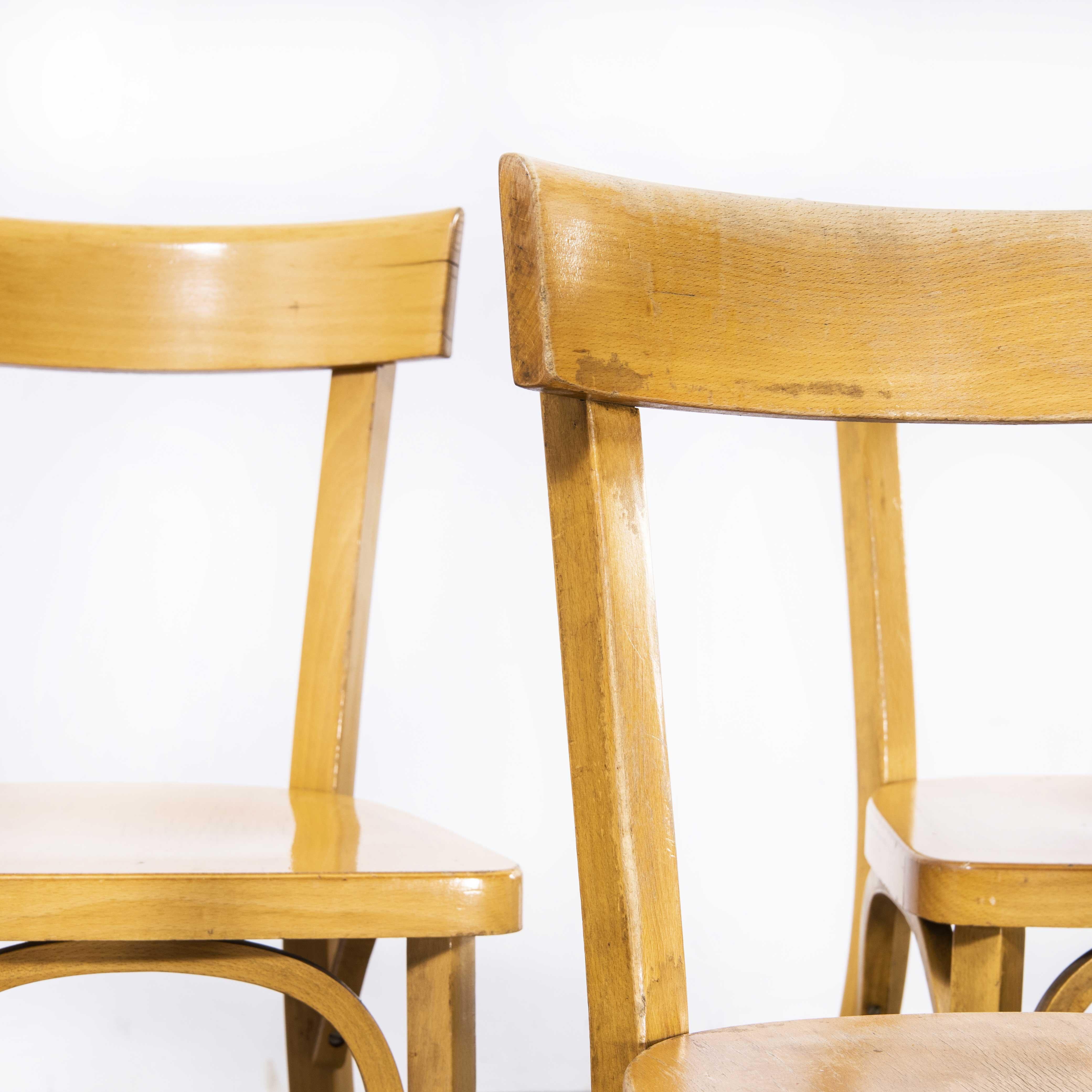 1950’s French Baumann blonde slim back bentwood dining chairs – set of six
1950’s French Baumann blonde slim back bentwood dining chairs – set of six. Baumann is a slightly off the radar French producer just starting to gain traction in the market.