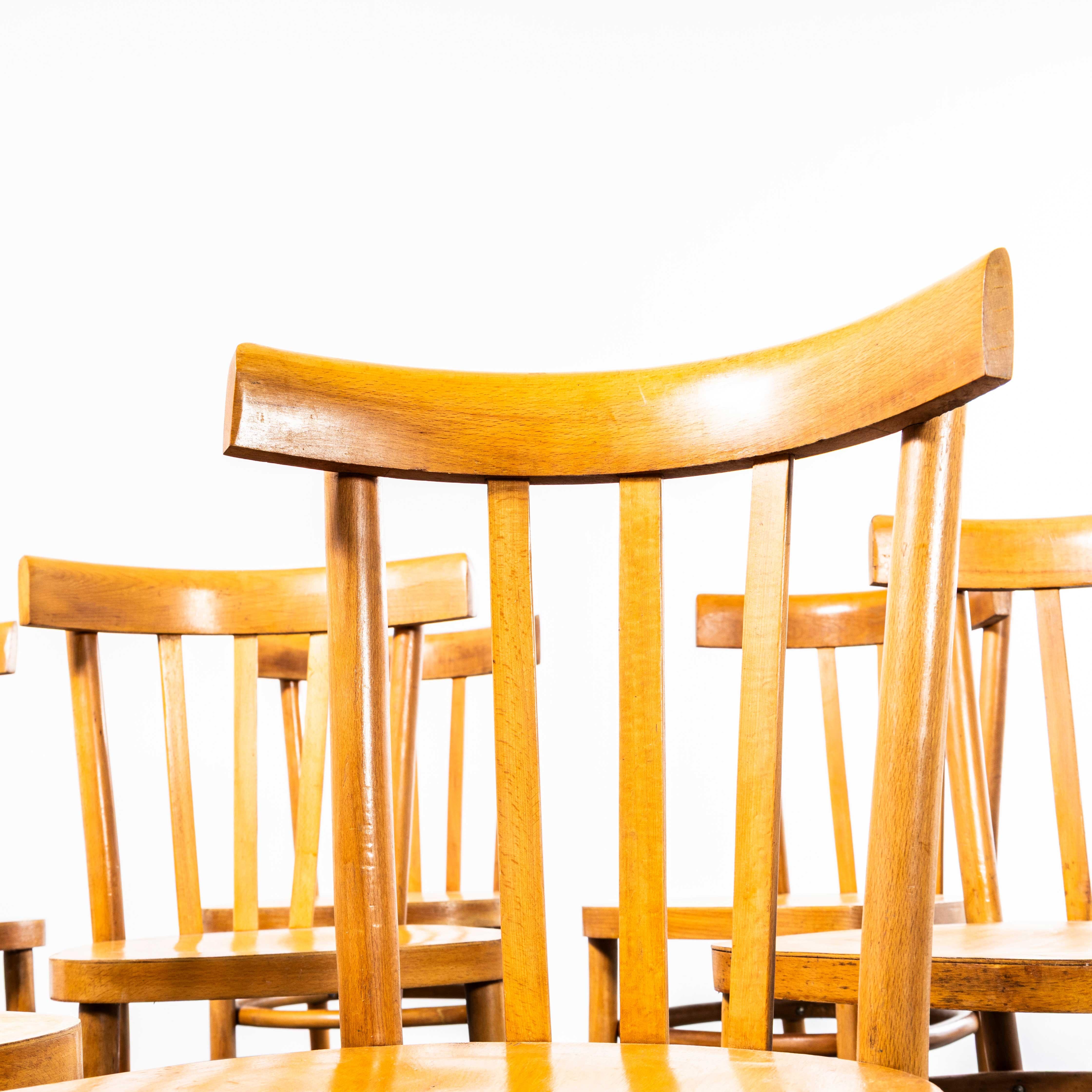 Silla de comedor francesa Baumann Honey Bistro de los años 50 - Juego de ocho mediados del siglo XX en venta