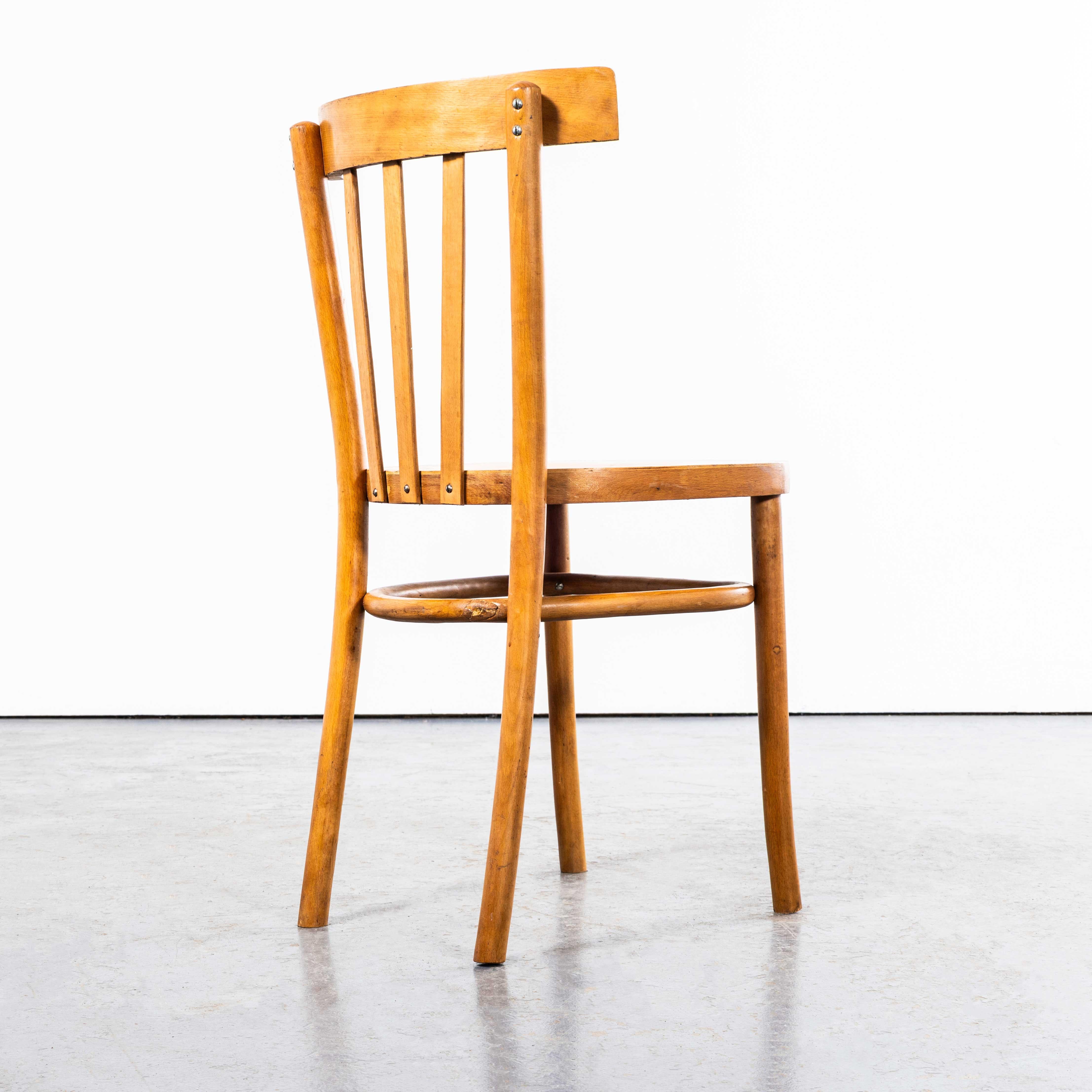 Silla de comedor francesa Baumann Honey Bistro de los años 50 - Juego de ocho Haya en venta