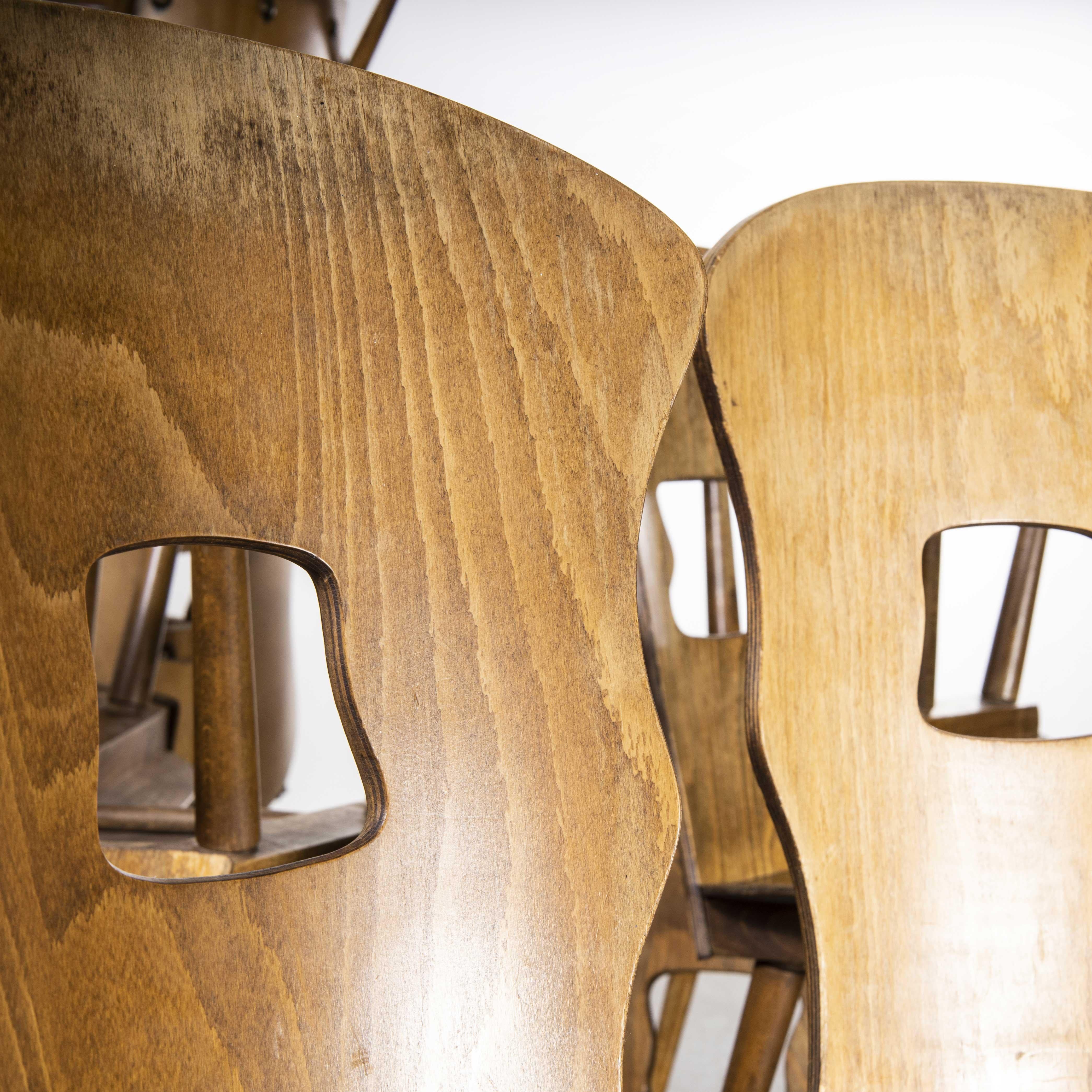 Milieu du XXe siècle Baumann Gentiane français en chêne clair des années 1950  Chaise de salle à manger, grandes quantités Availa en vente
