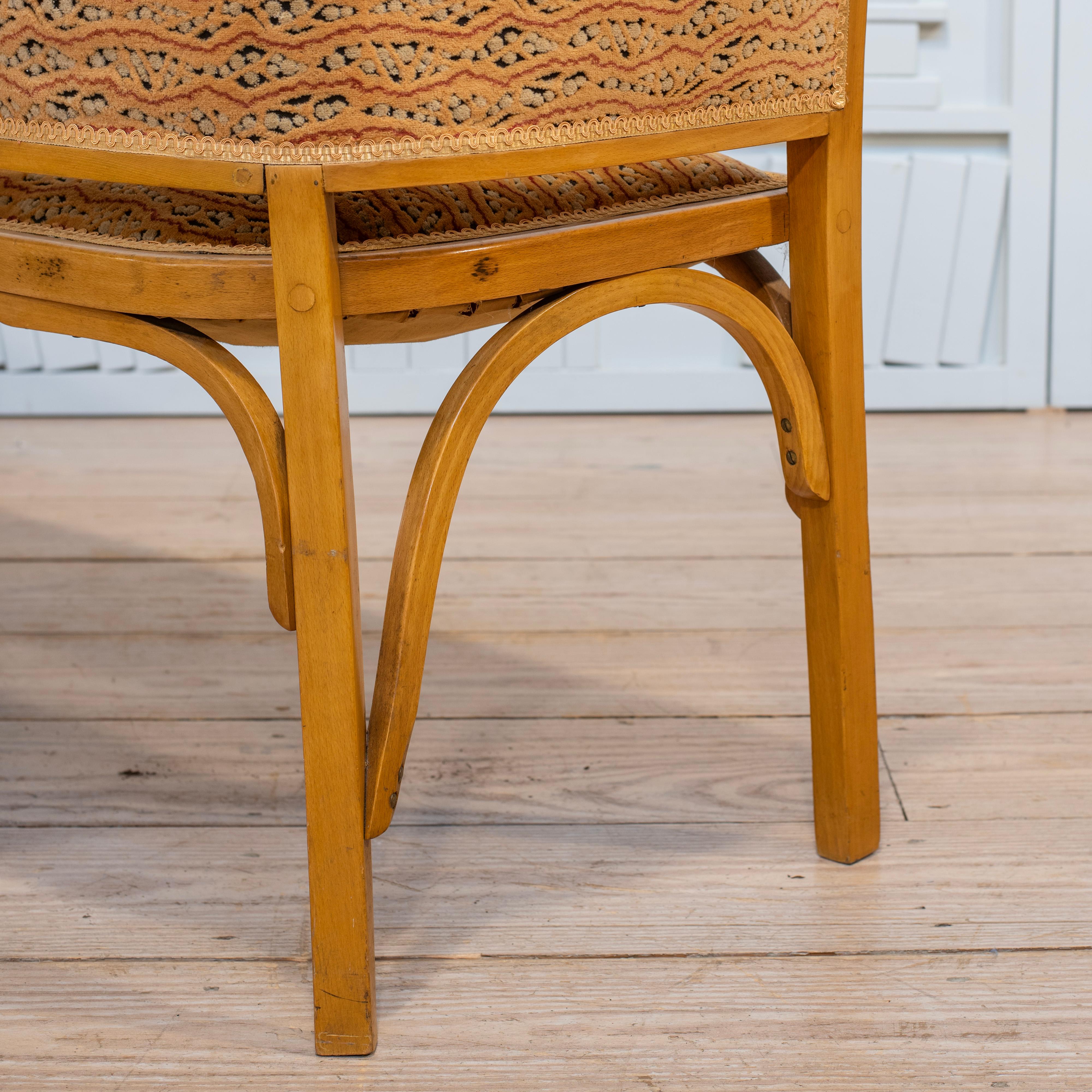 Canapé et chaises en bois courbé français des années 1950 par Baumann, Colombier Fontaine Bon état - En vente à Kent, CT