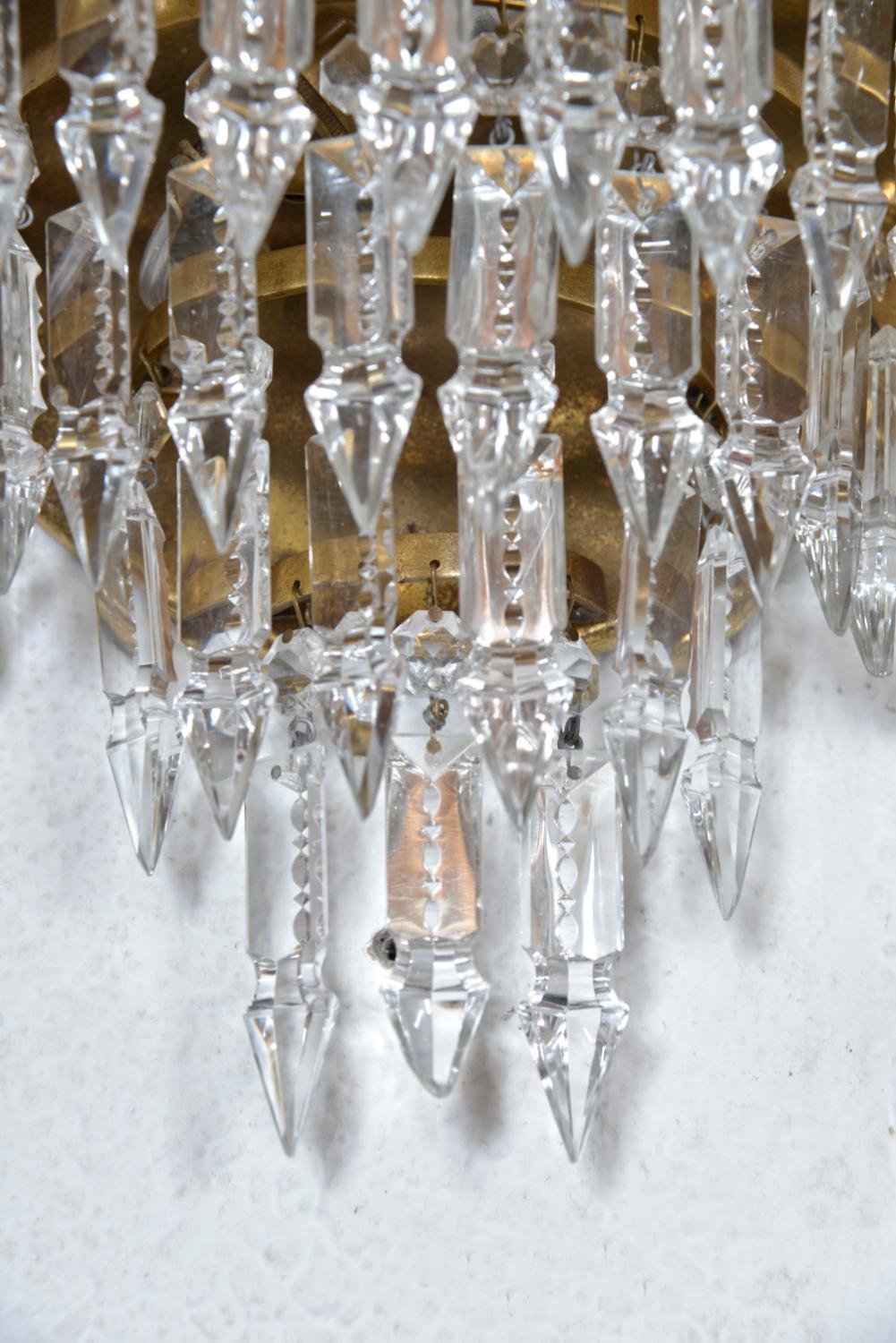 1950s French Brass Crystal Gilt Chandelier Wall Light Sconces Set of 4 Regency en vente 12