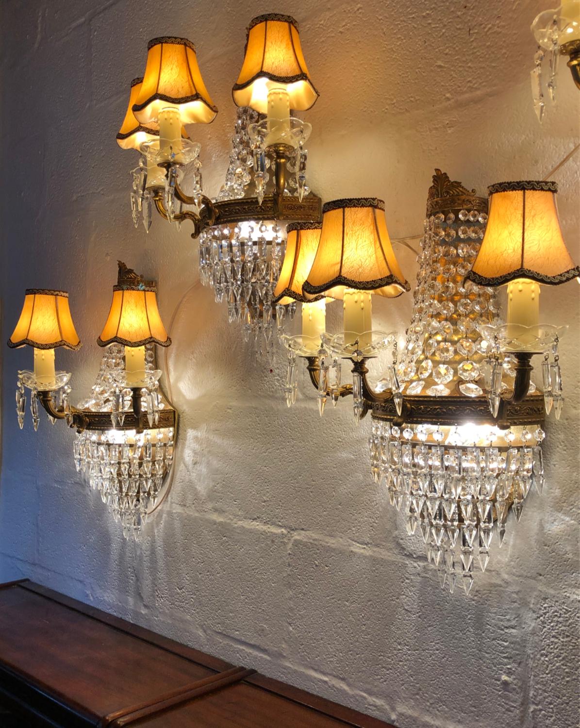 1950s French Brass Crystal Gilt Chandelier Wall Light Sconces Set of 4 Regency For Sale 1