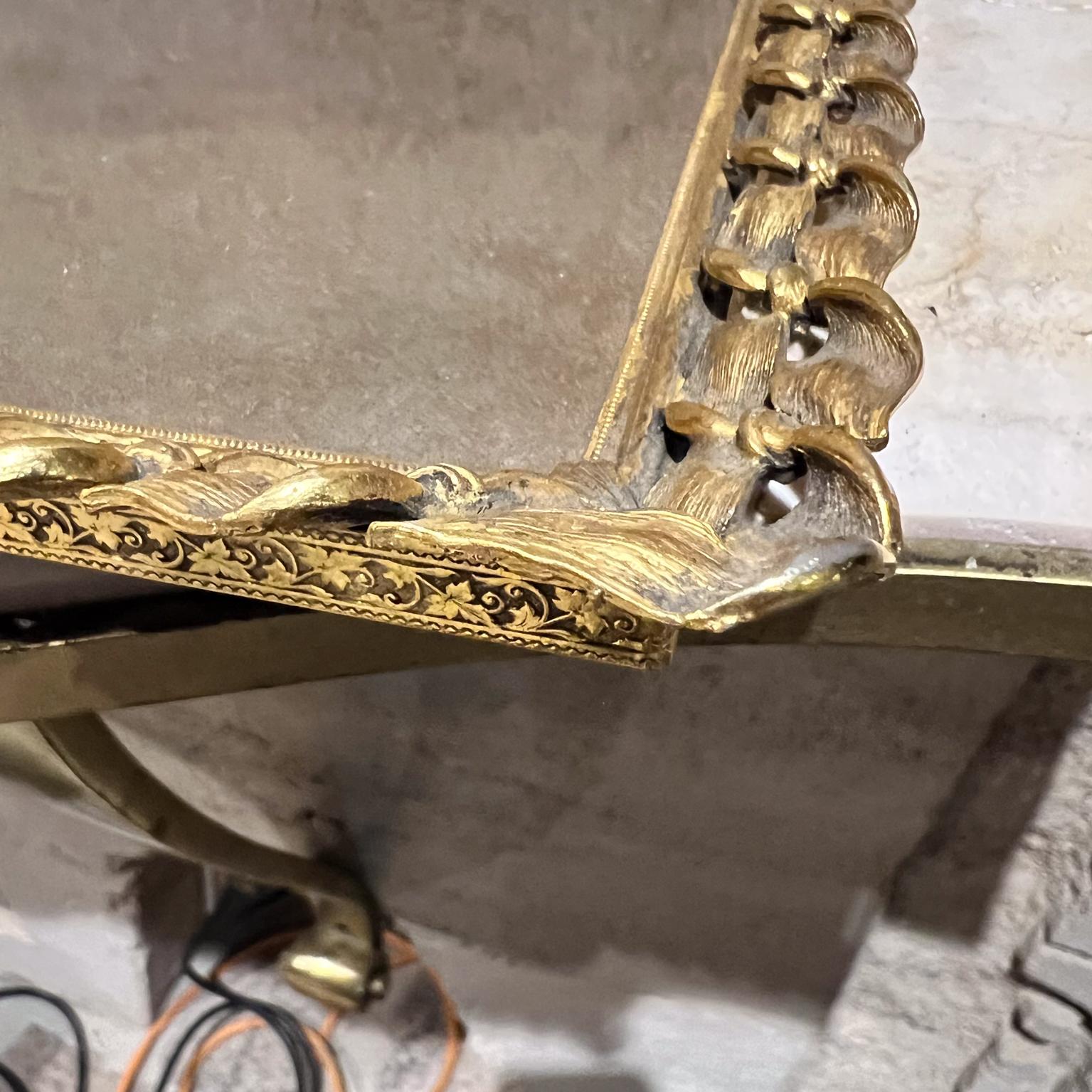 Vassoio da toilette con specchio francese in ottone del 1950 in vendita 4