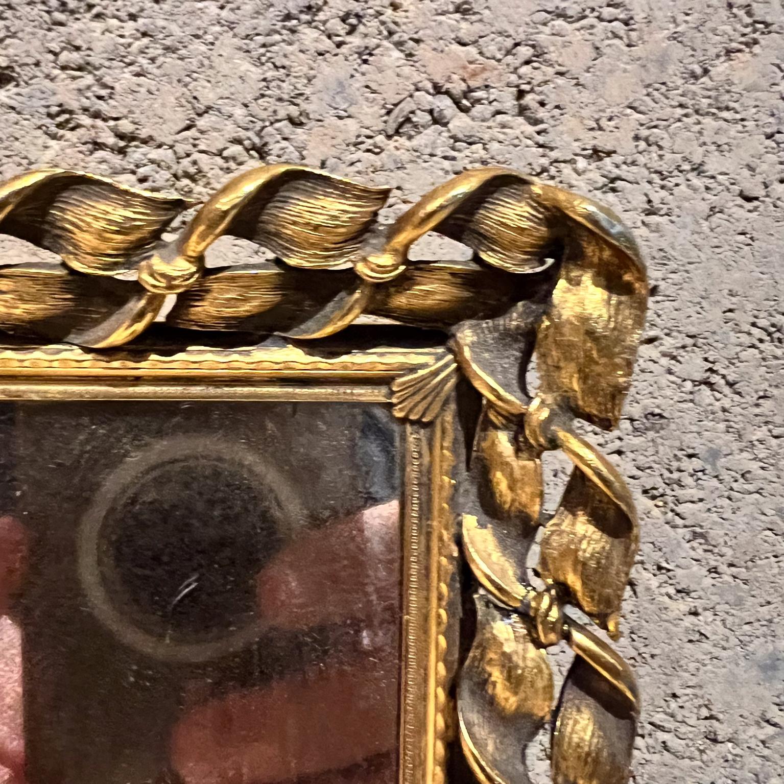 Vassoio da toilette con specchio francese in ottone del 1950 in vendita 7