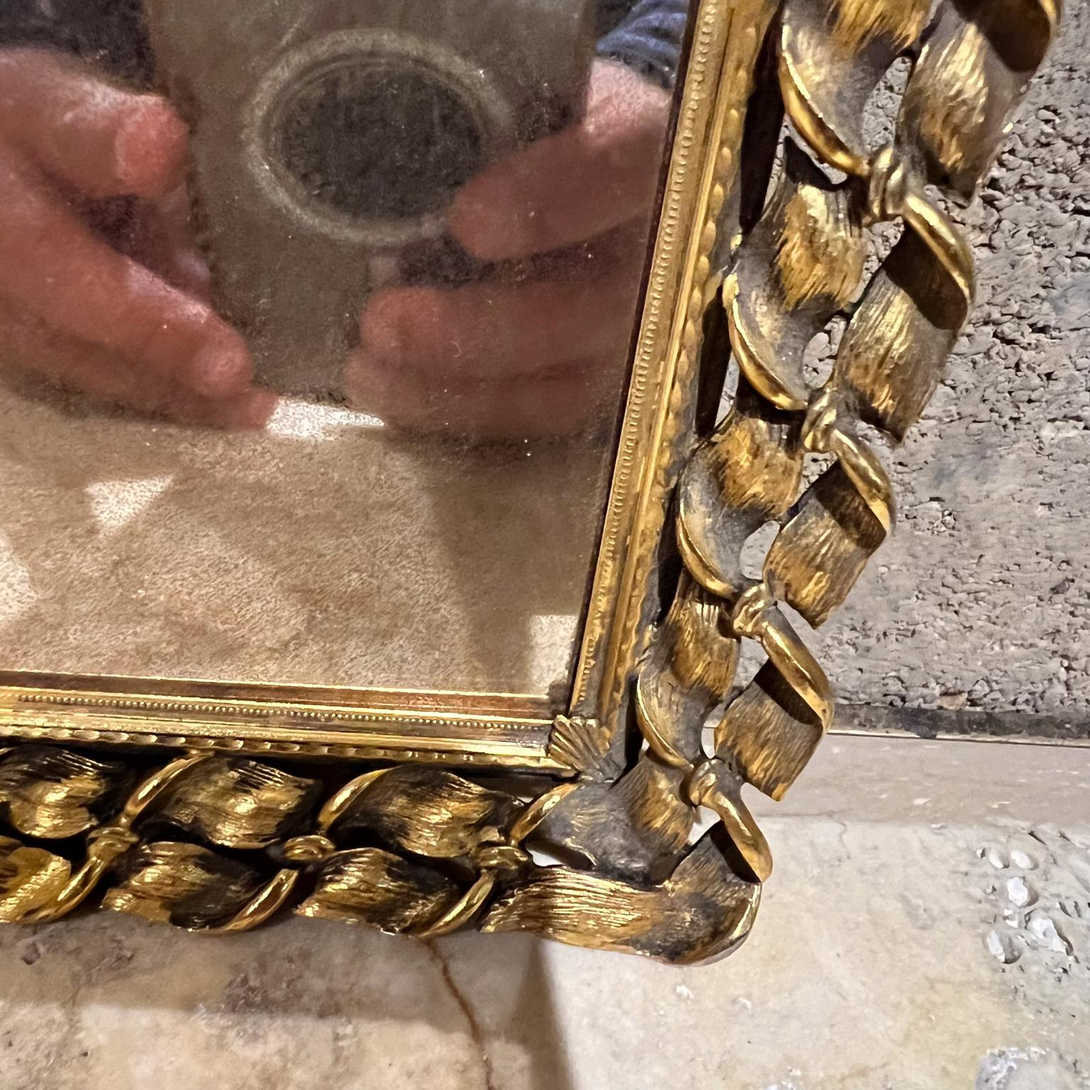 Vassoio da toilette con specchio francese in ottone del 1950 in vendita 8
