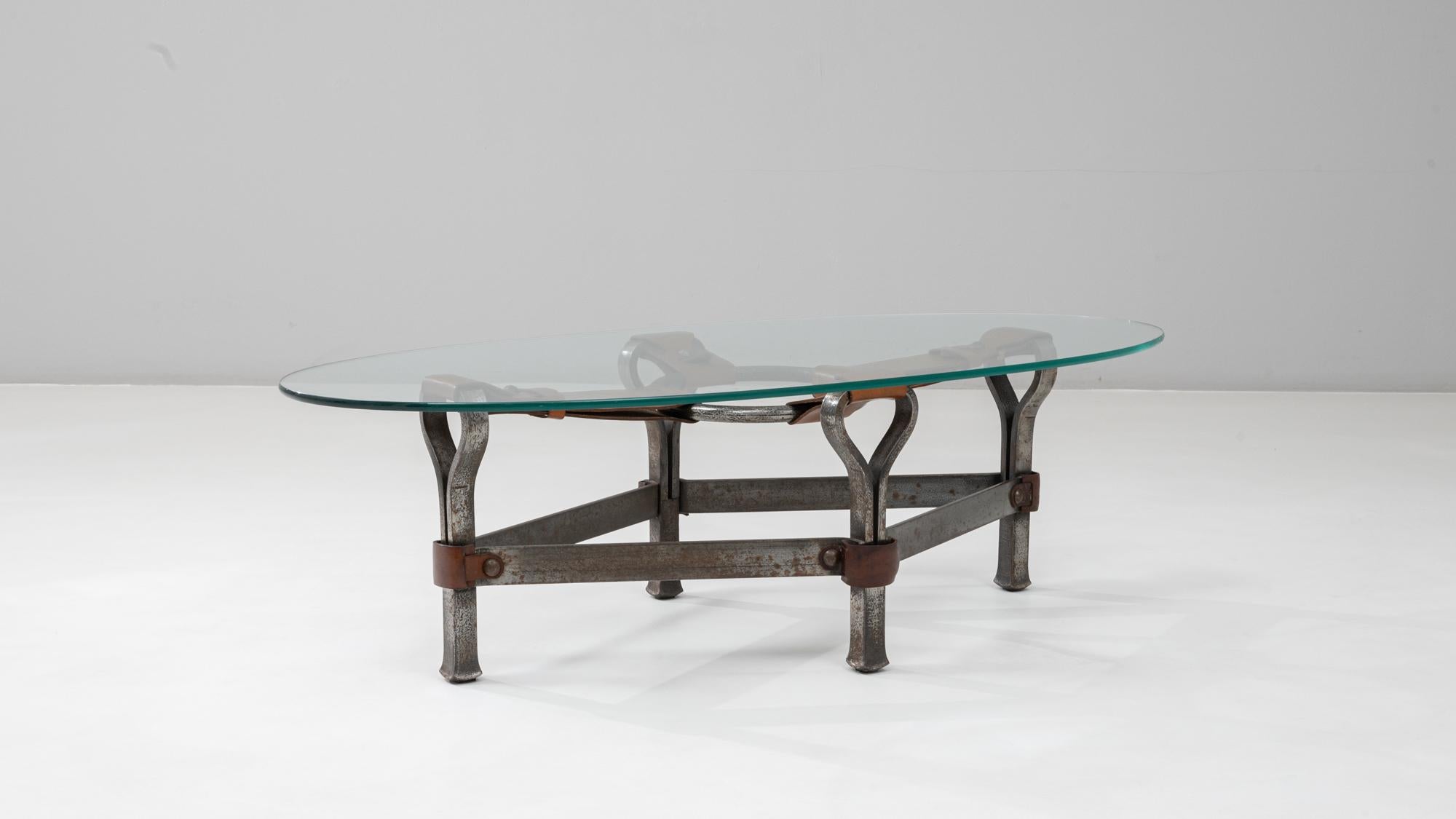 Table basse en verre brutaliste française des années 1950 par Jacques Adnet en vente 1