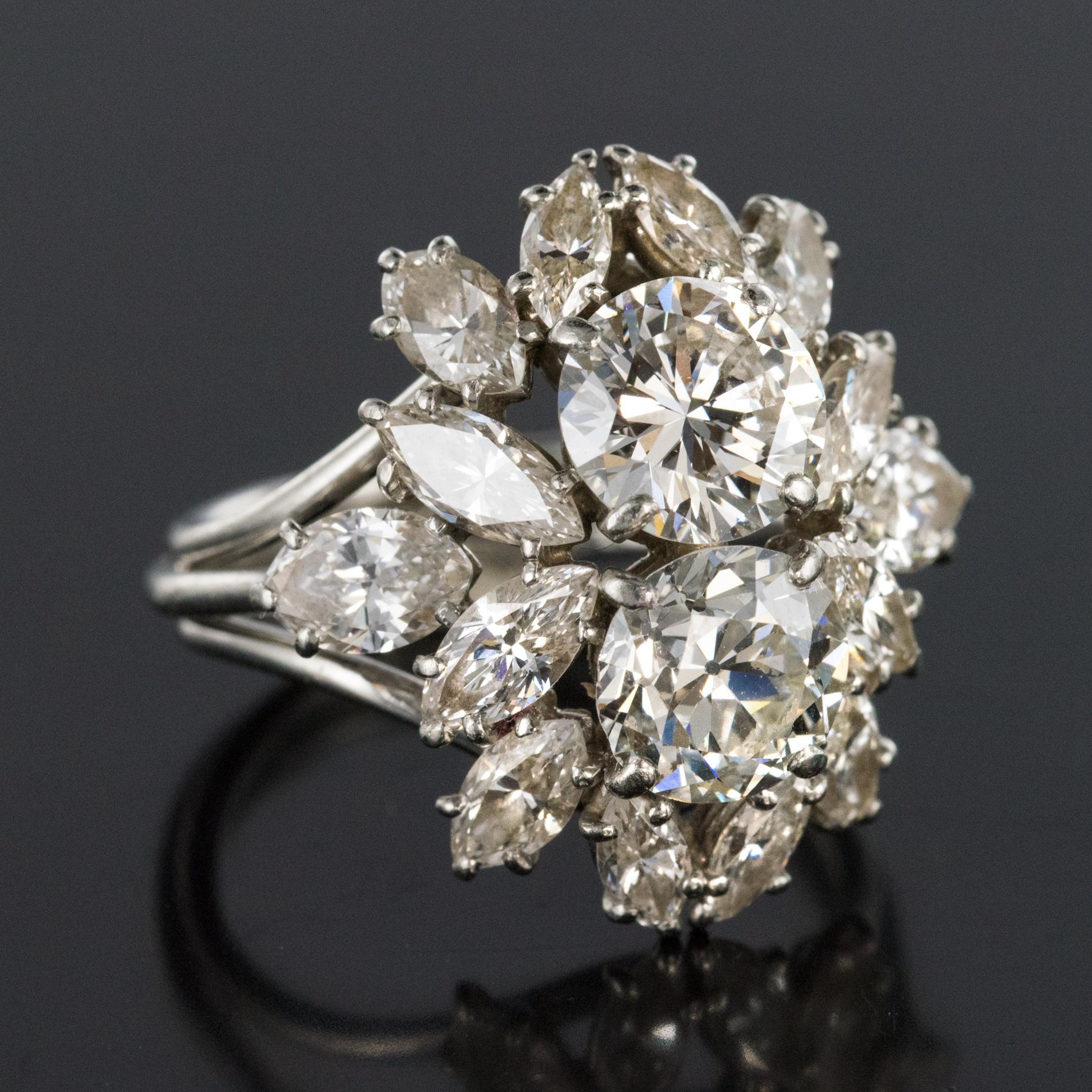 1950s French Cartier 7 Carat Diamond Platinum Ring For Sale 2