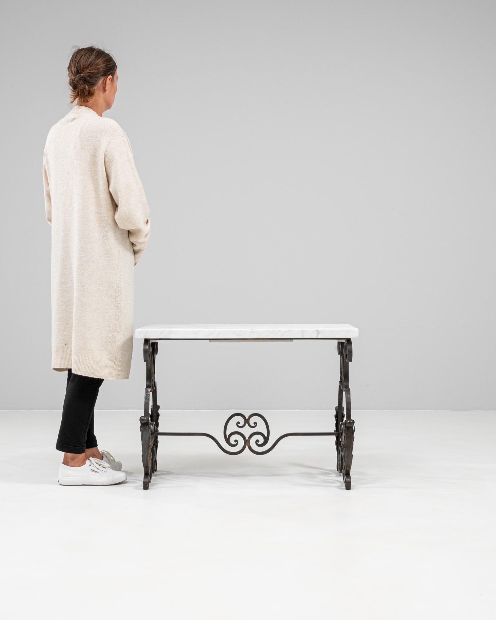 1950s French Cast Iron Side Table With Marble Top In Good Condition For Sale In High Point, NC