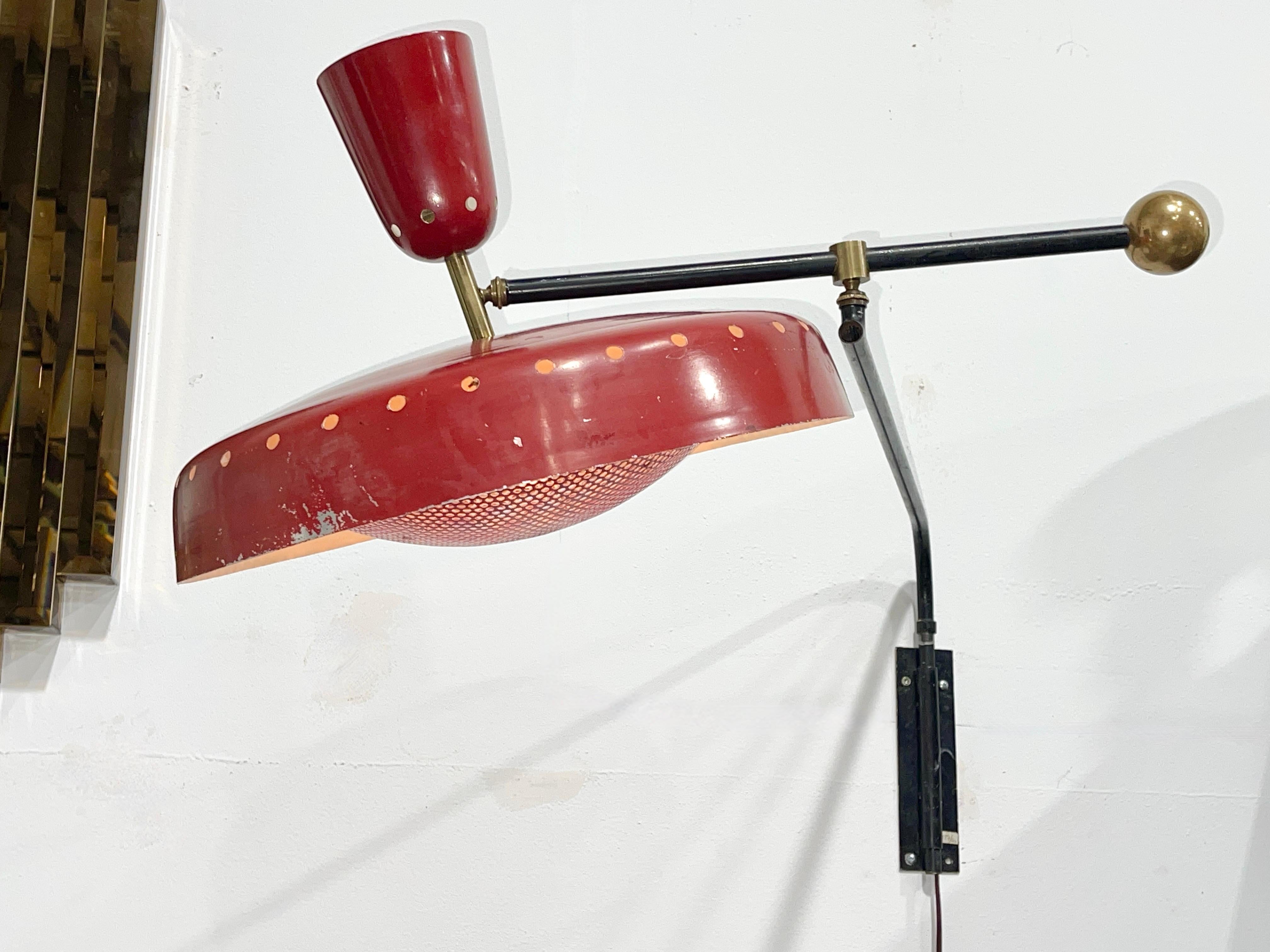 1950’s French Counterbalance Swing Arm Wall Lamp en Bastante bueno estado para la venta en Hanover, MA