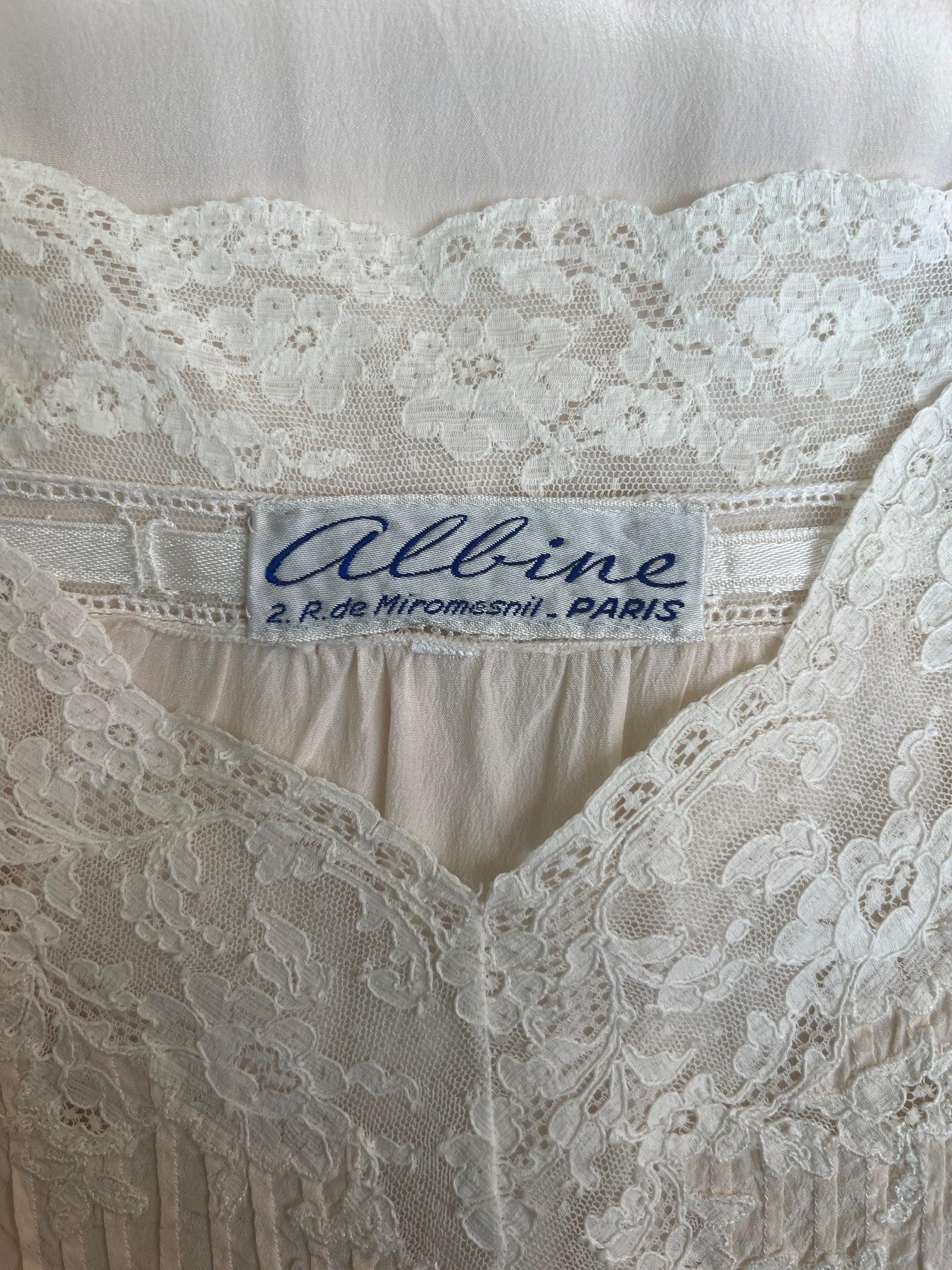 Donna Abito a sottoveste in pizzo e seta crema francese degli anni '50 in vendita