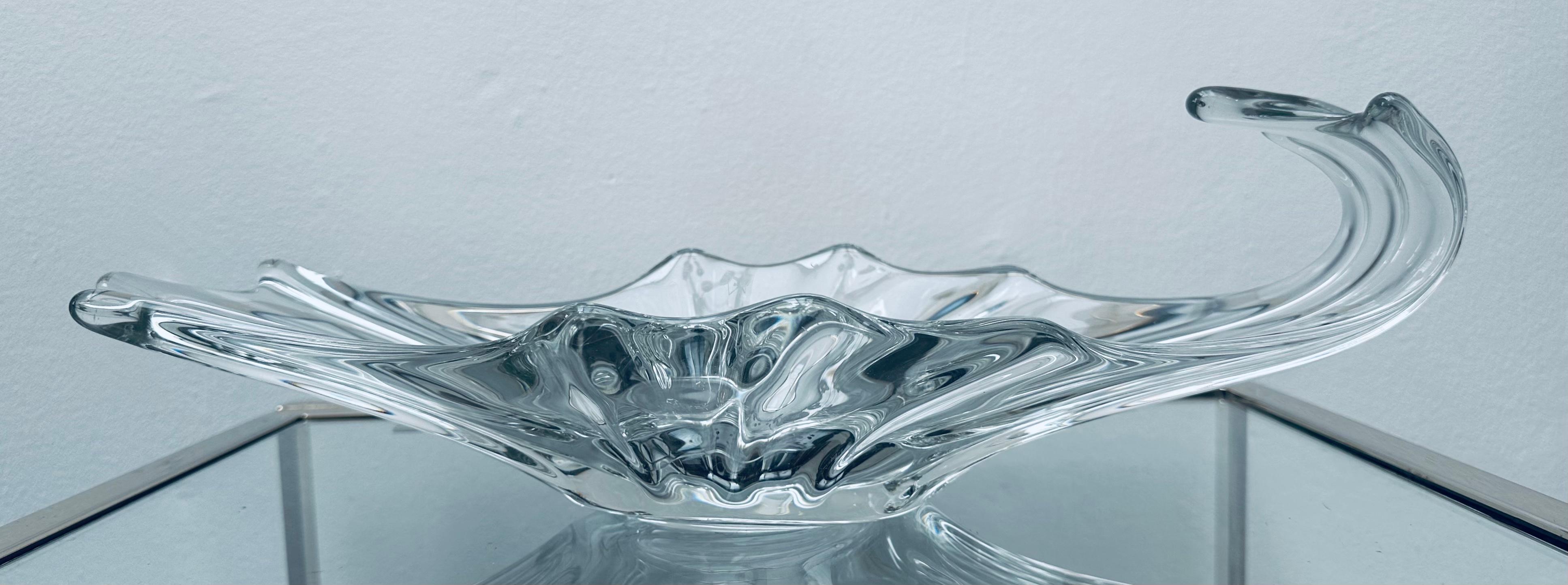 Mid-Century Modern 1950s French Crystal Art Glass Centrepiece Bowl in the Style of Art Vannes For Sale