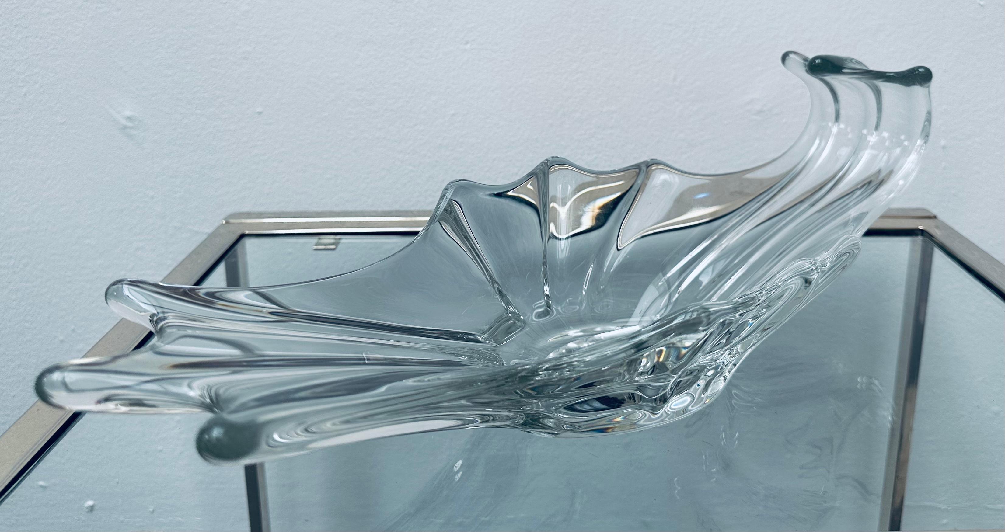 20ième siècle Bol de centre de table en verre d'art et cristal français des années 1950 dans le style de Art Vannes