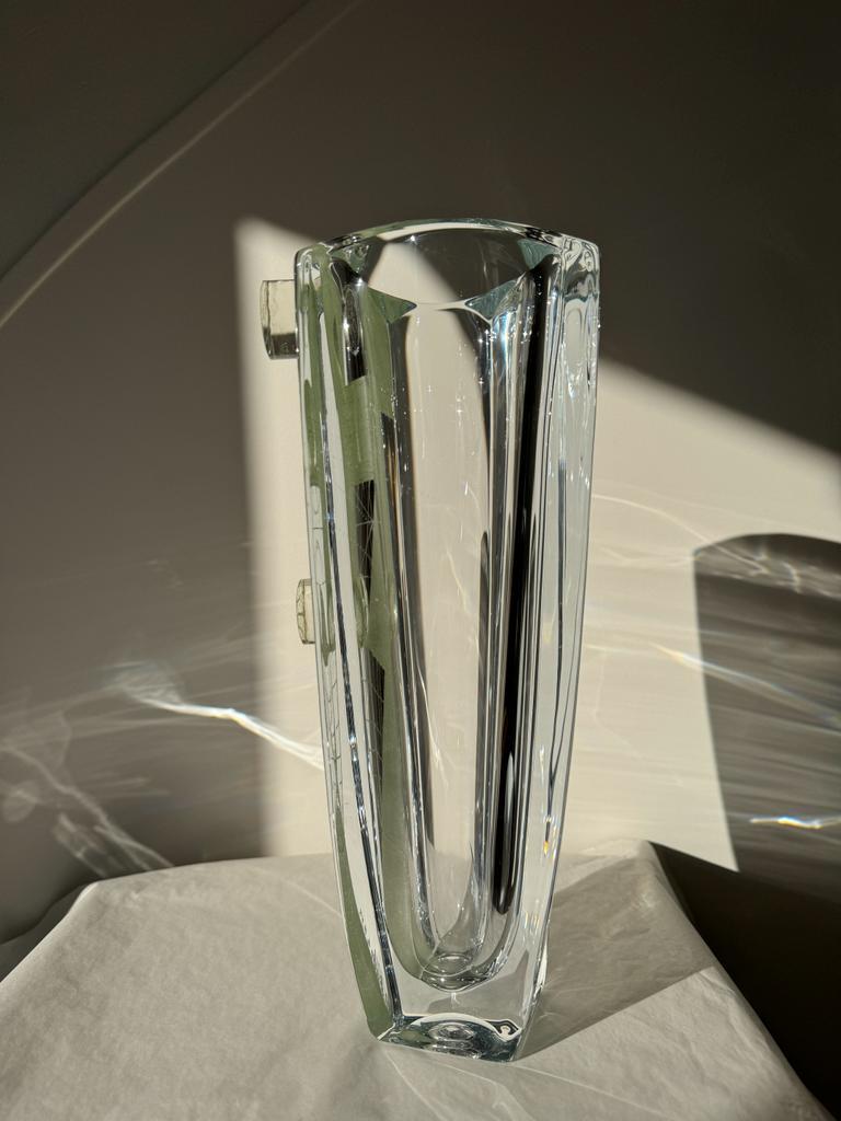 Modern 1950’s French Crystal Vase By Anatole Riecke Transparent And Green For Sale