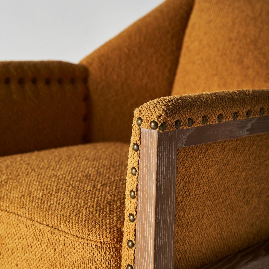 Sessel aus Holz und Stoff im französischen Designstil der 1950er Jahre (Moderne der Mitte des Jahrhunderts) im Angebot