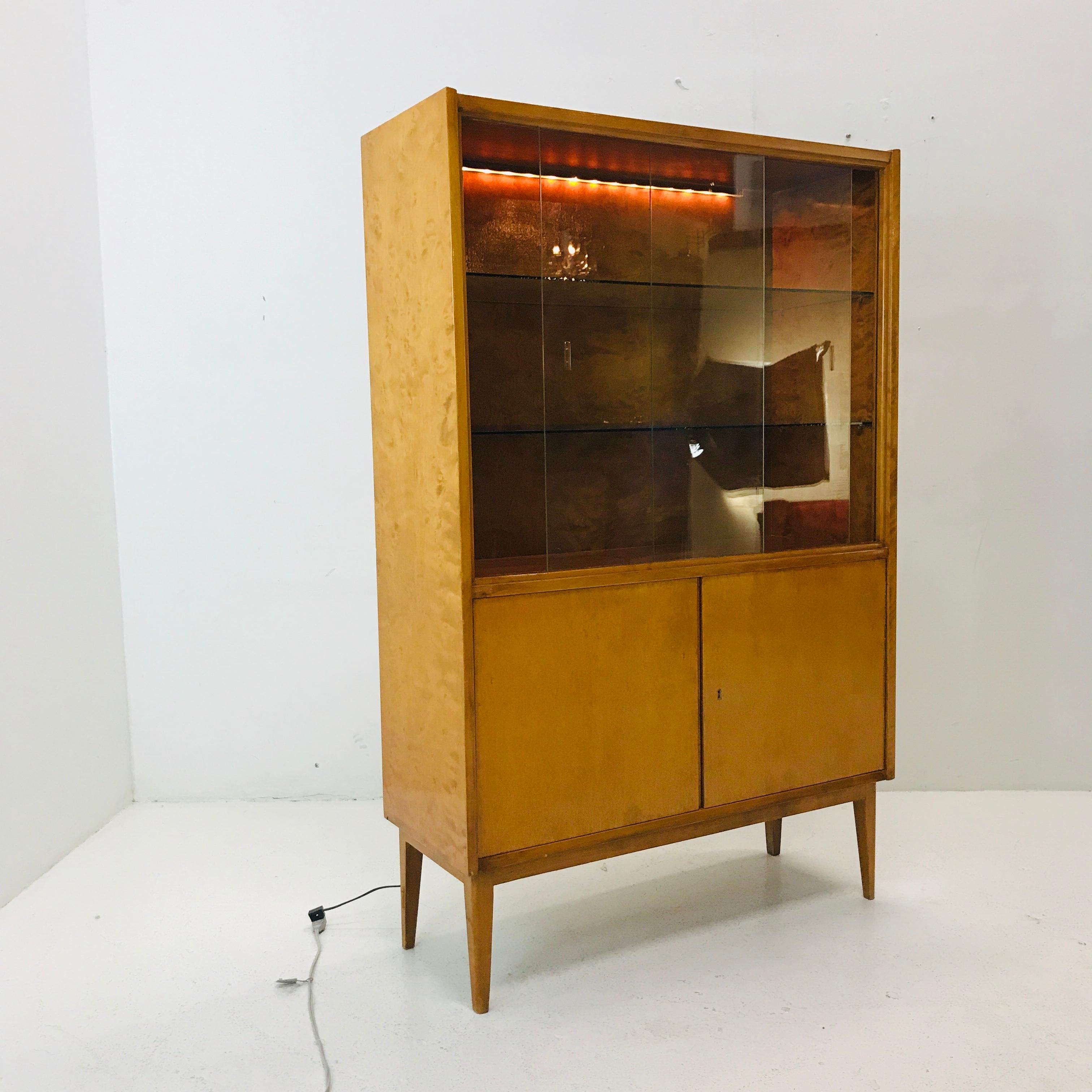 1950s French Display Cabinet im Zustand „Gut“ in Dallas, TX